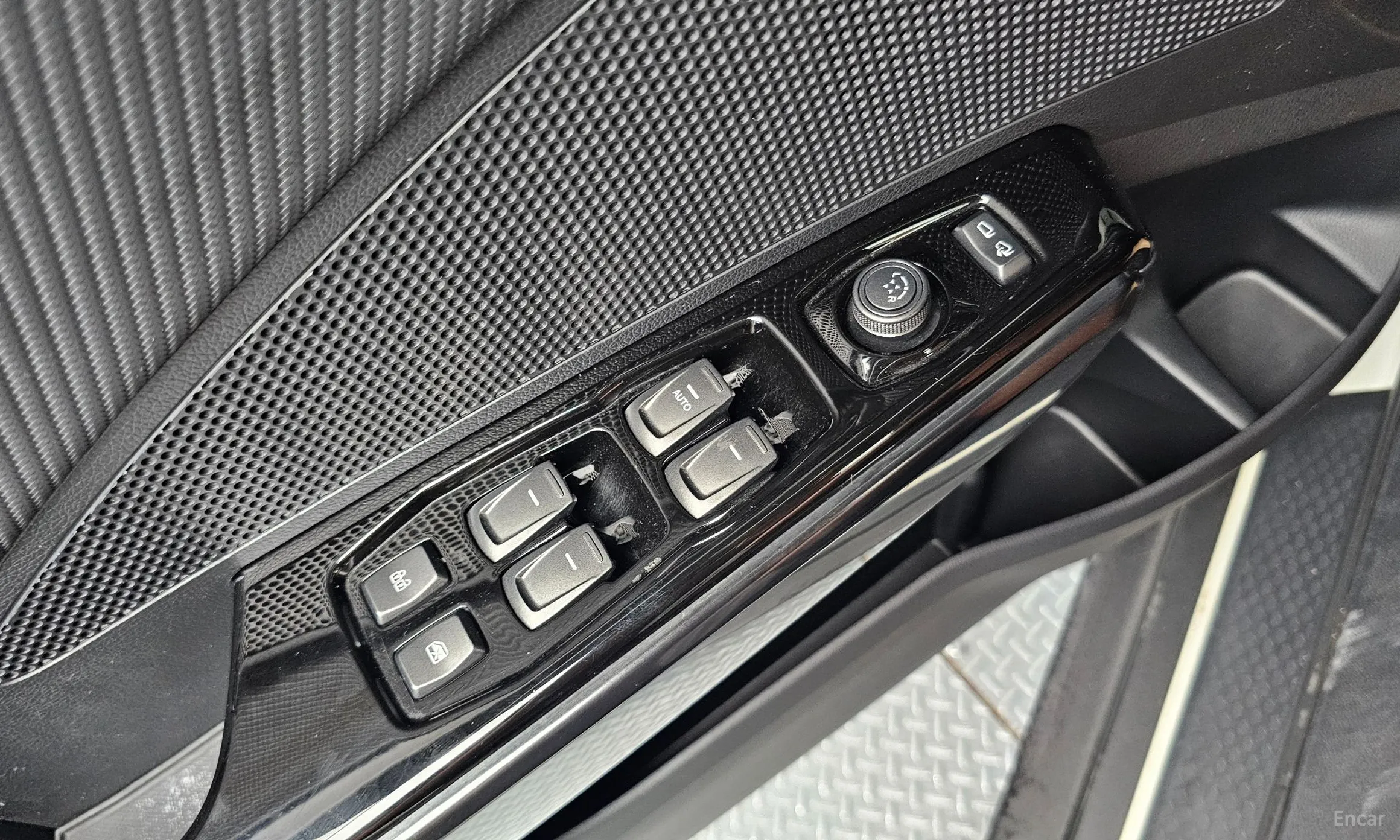 KG Mobility (SsangYong) Berry New Tivoli превью 19