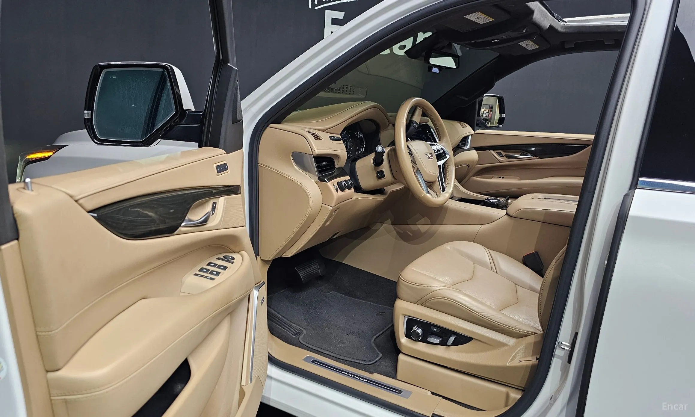 Cadillac Escalade превью 10