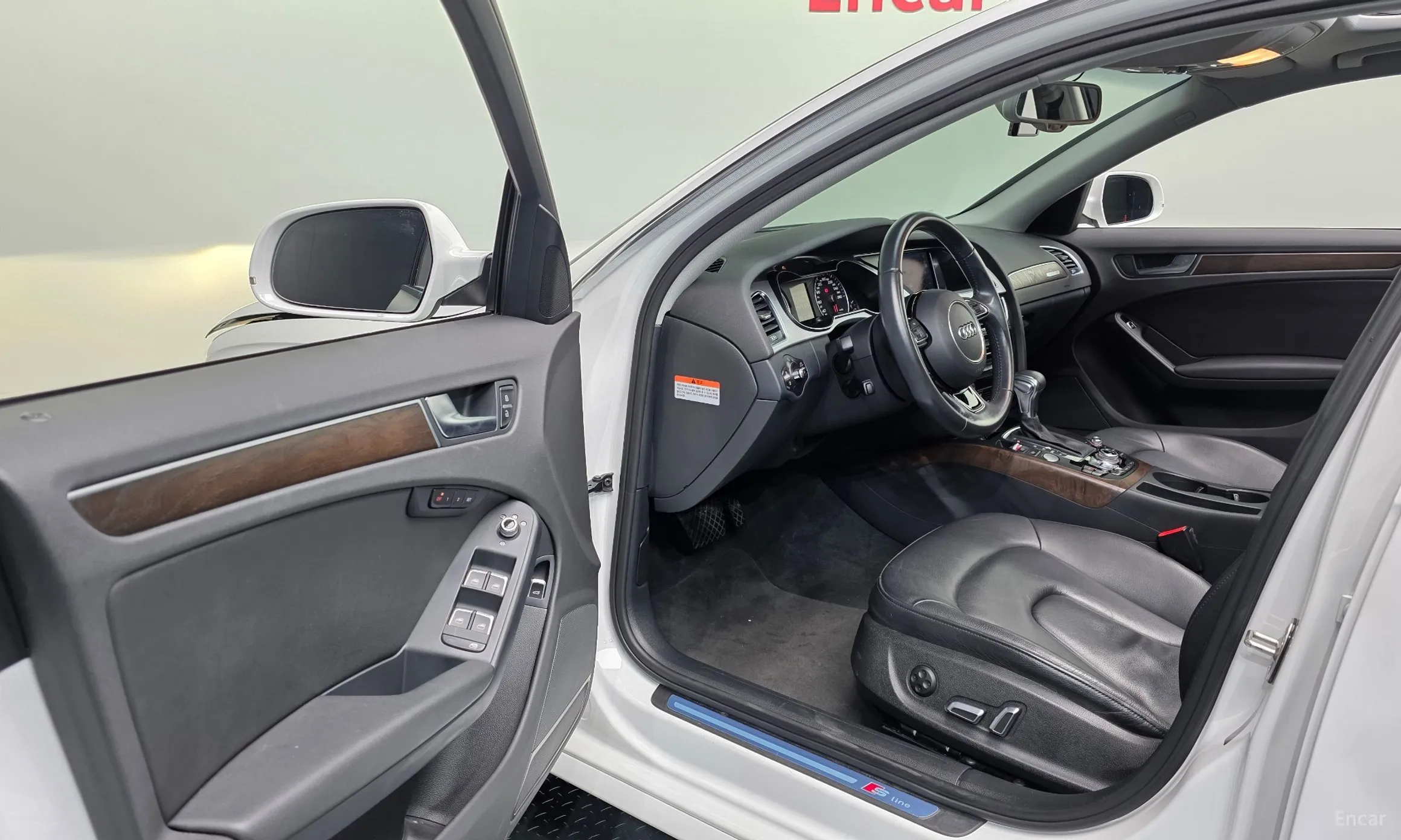 Audi New A4 превью 10