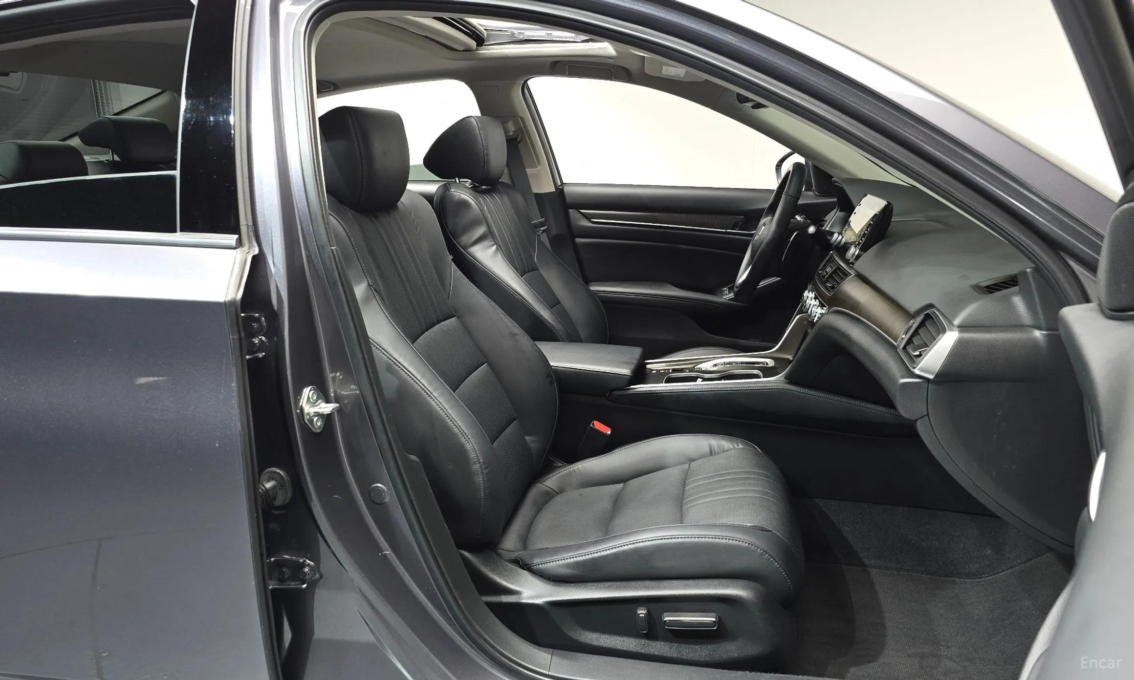 Honda Accord 10th Generation превью 11