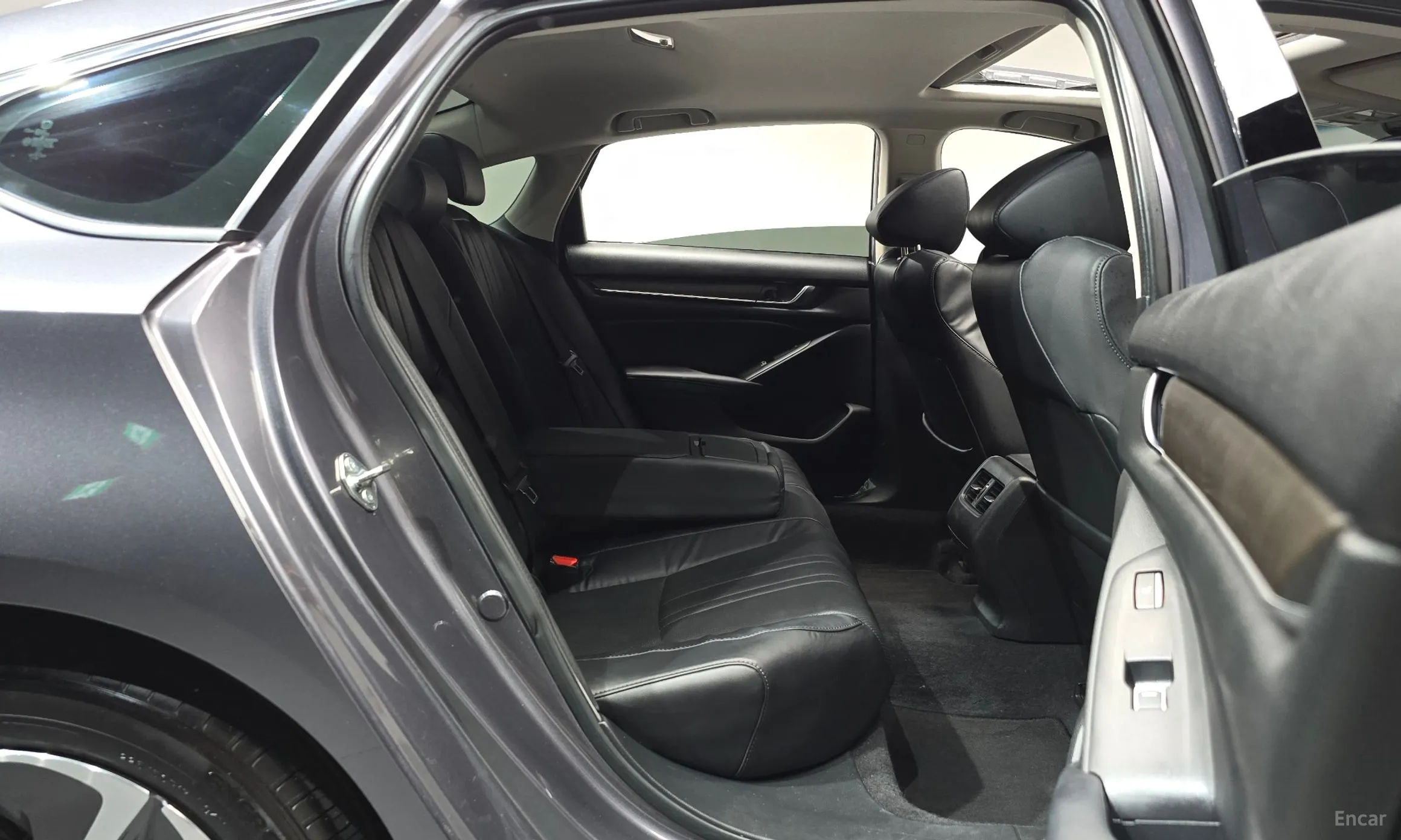 Honda Accord 10th Generation превью 12