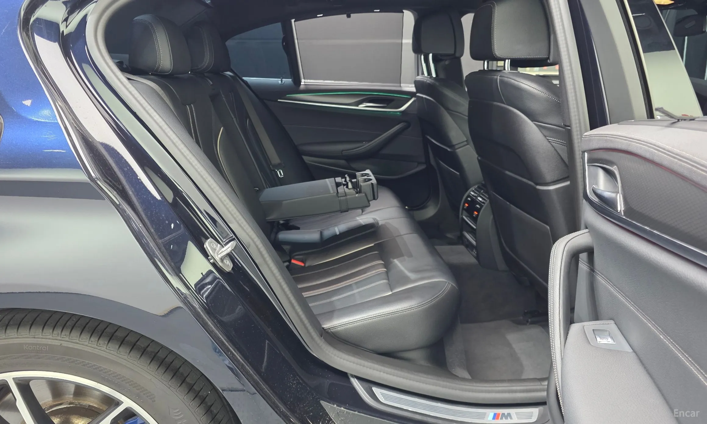 BMW 5 Series (G30) превью 12