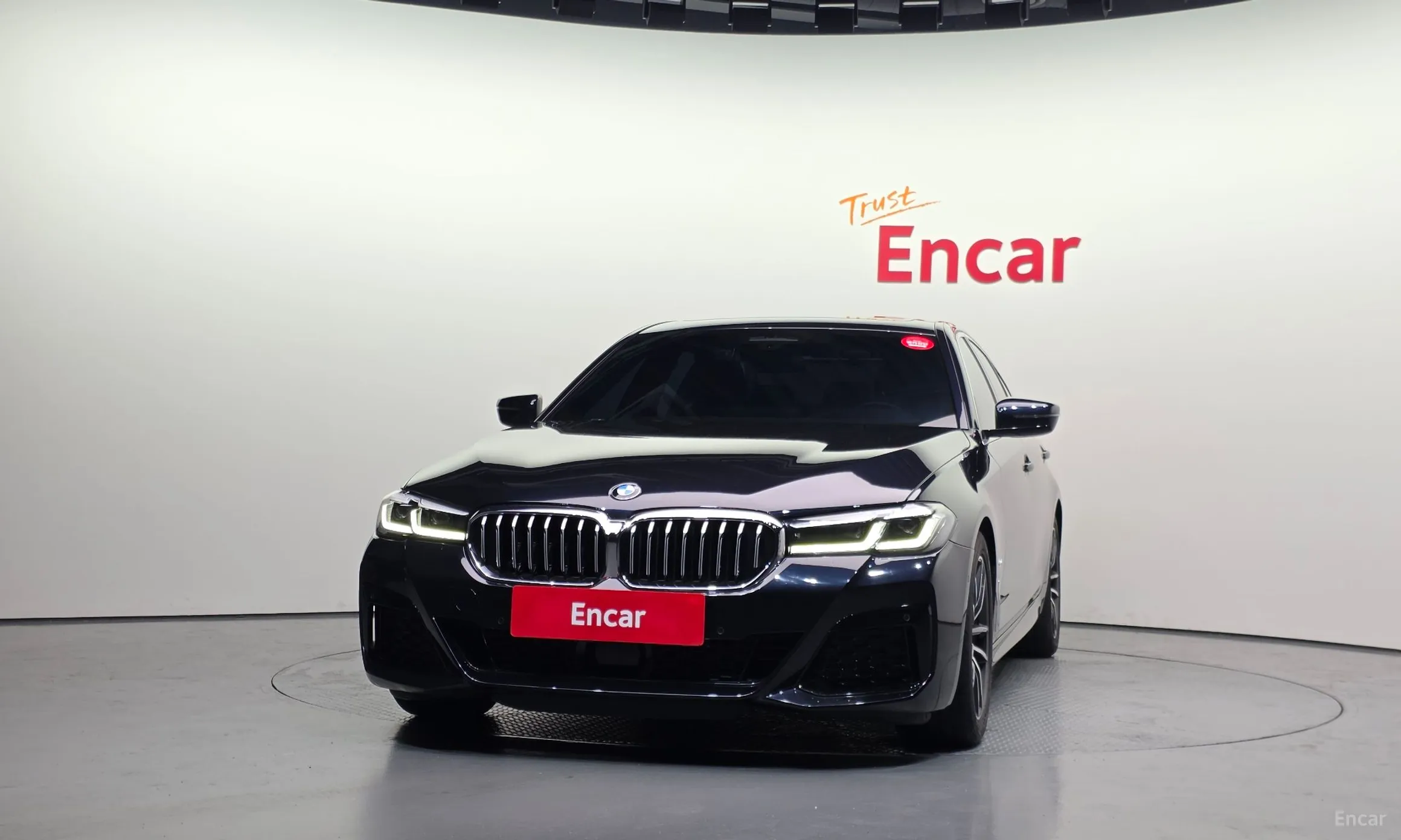 BMW 5 Series (G30) превью 3