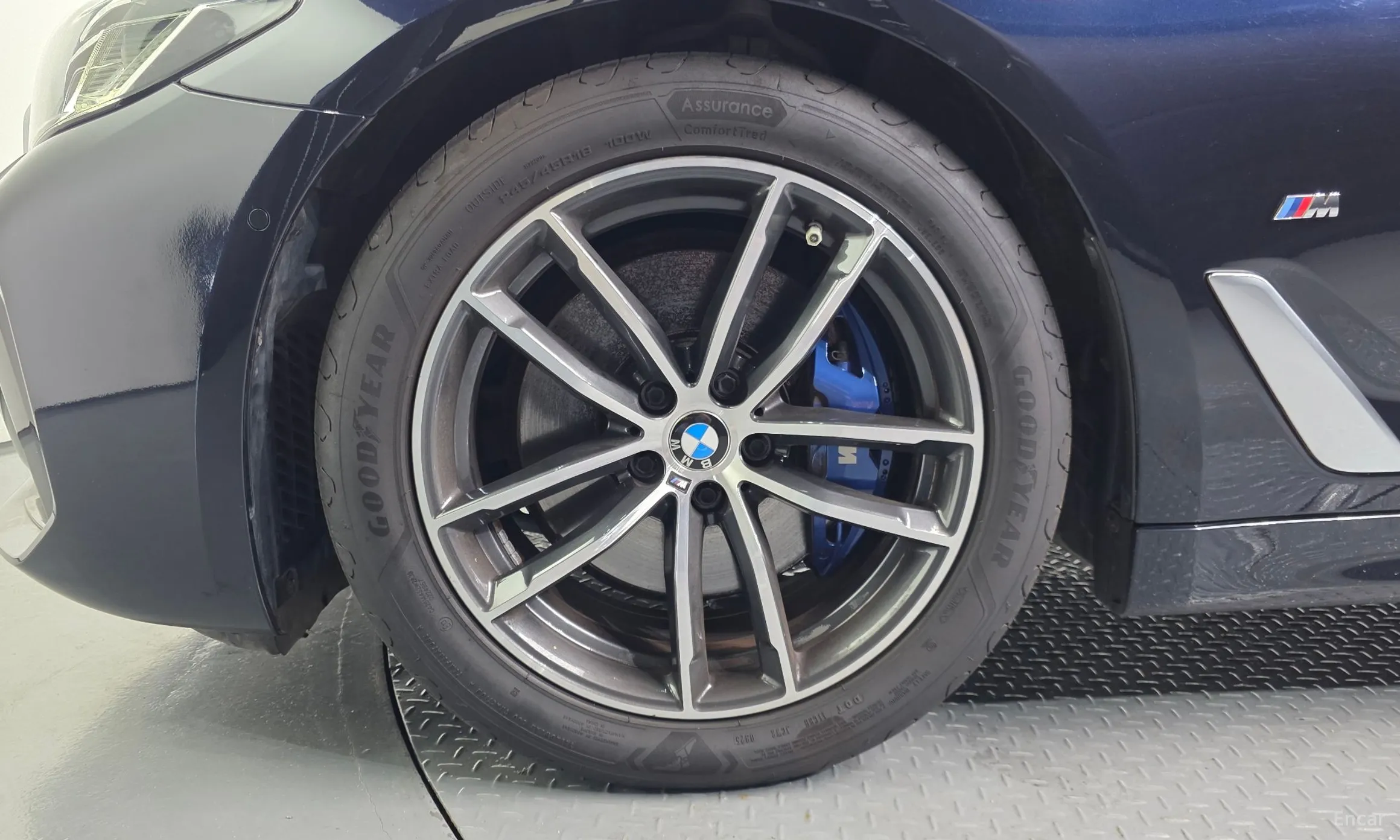 BMW 5 Series (G30) превью 5