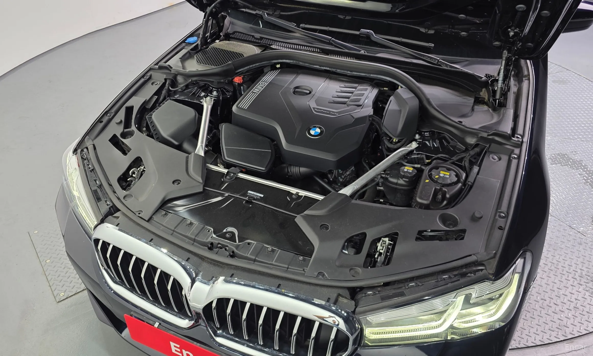 BMW 5 Series (G30) превью 6