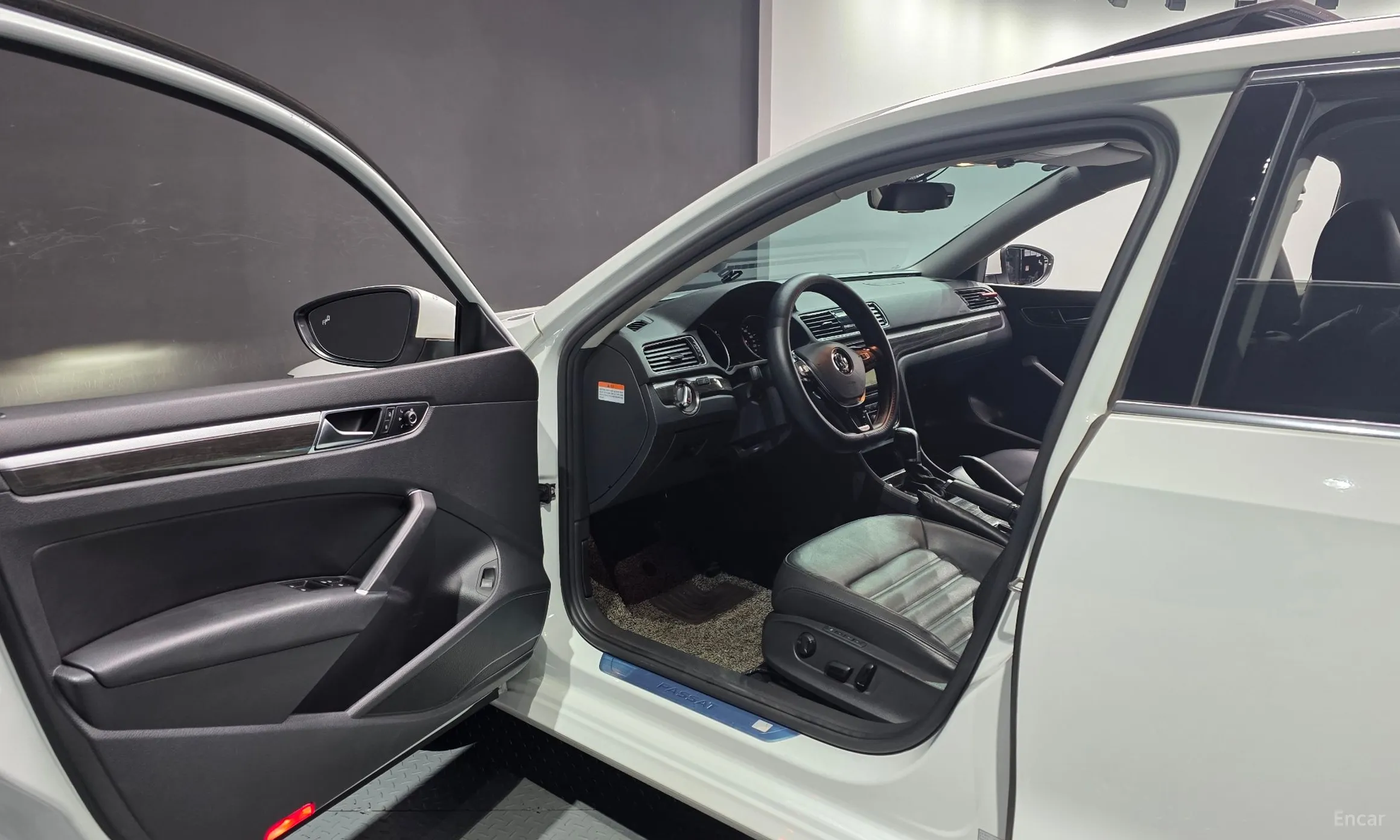 Volkswagen The New Passat превью 10