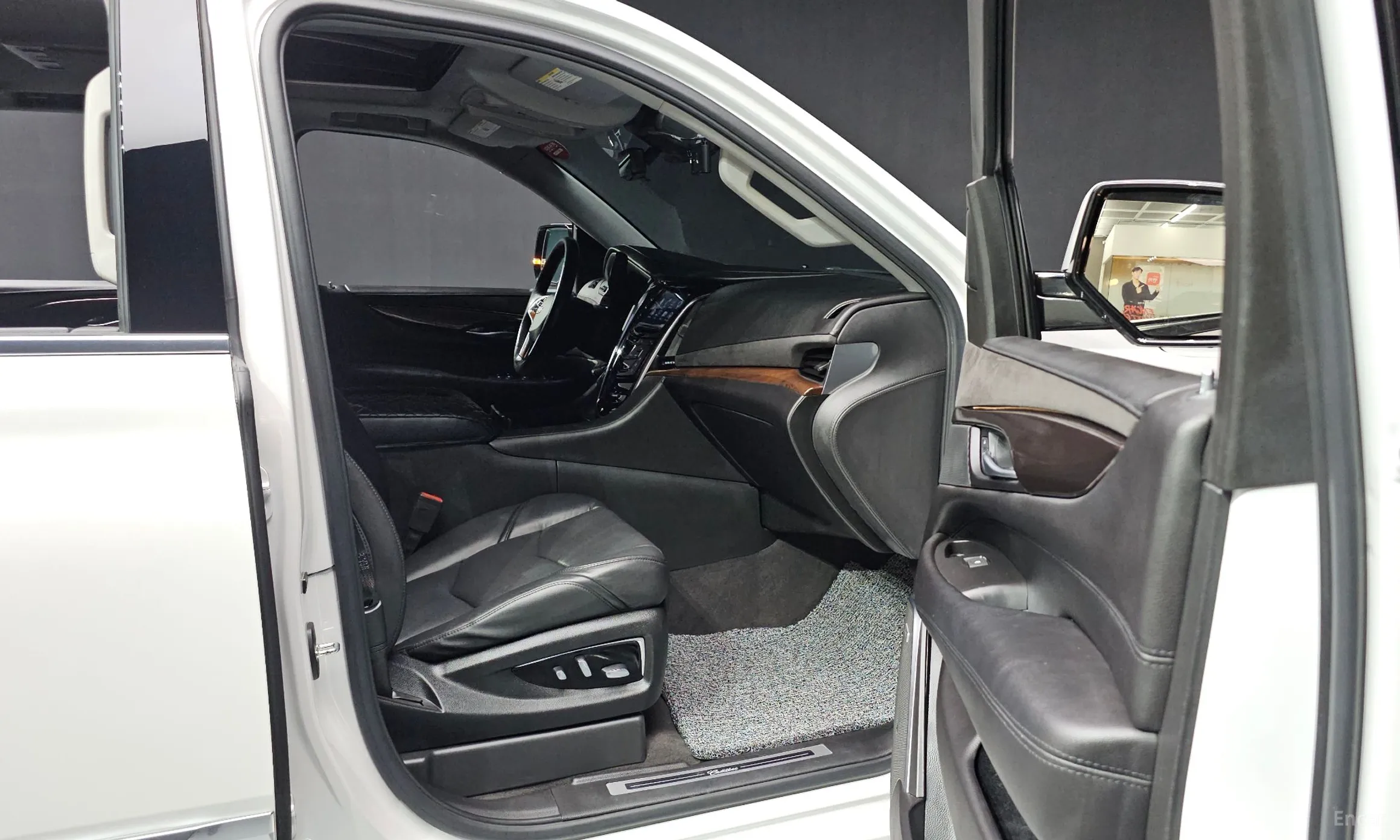 Cadillac Escalade превью 17