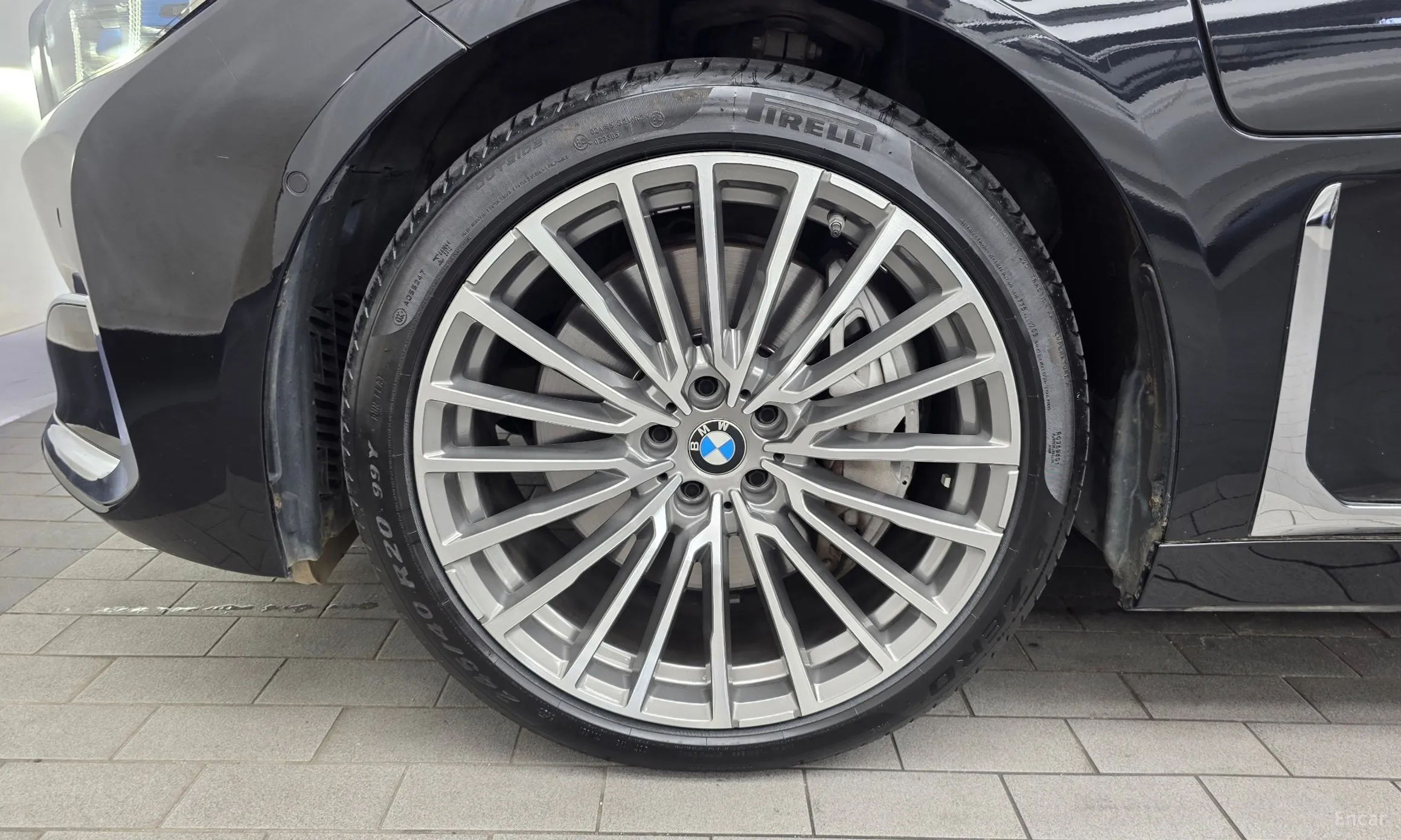 BMW 7 Series (G11) превью 5