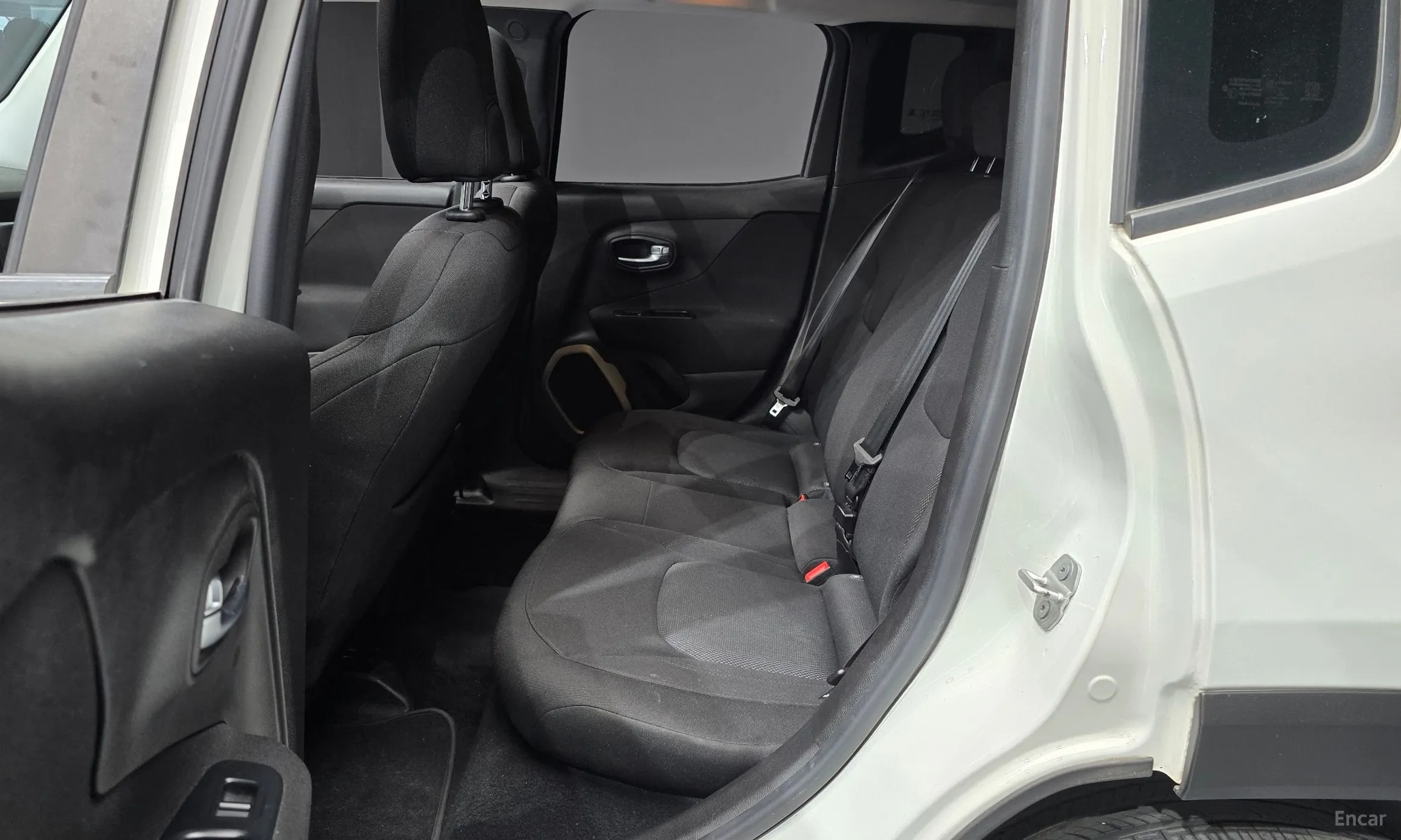 Jeep Renegade превью 11