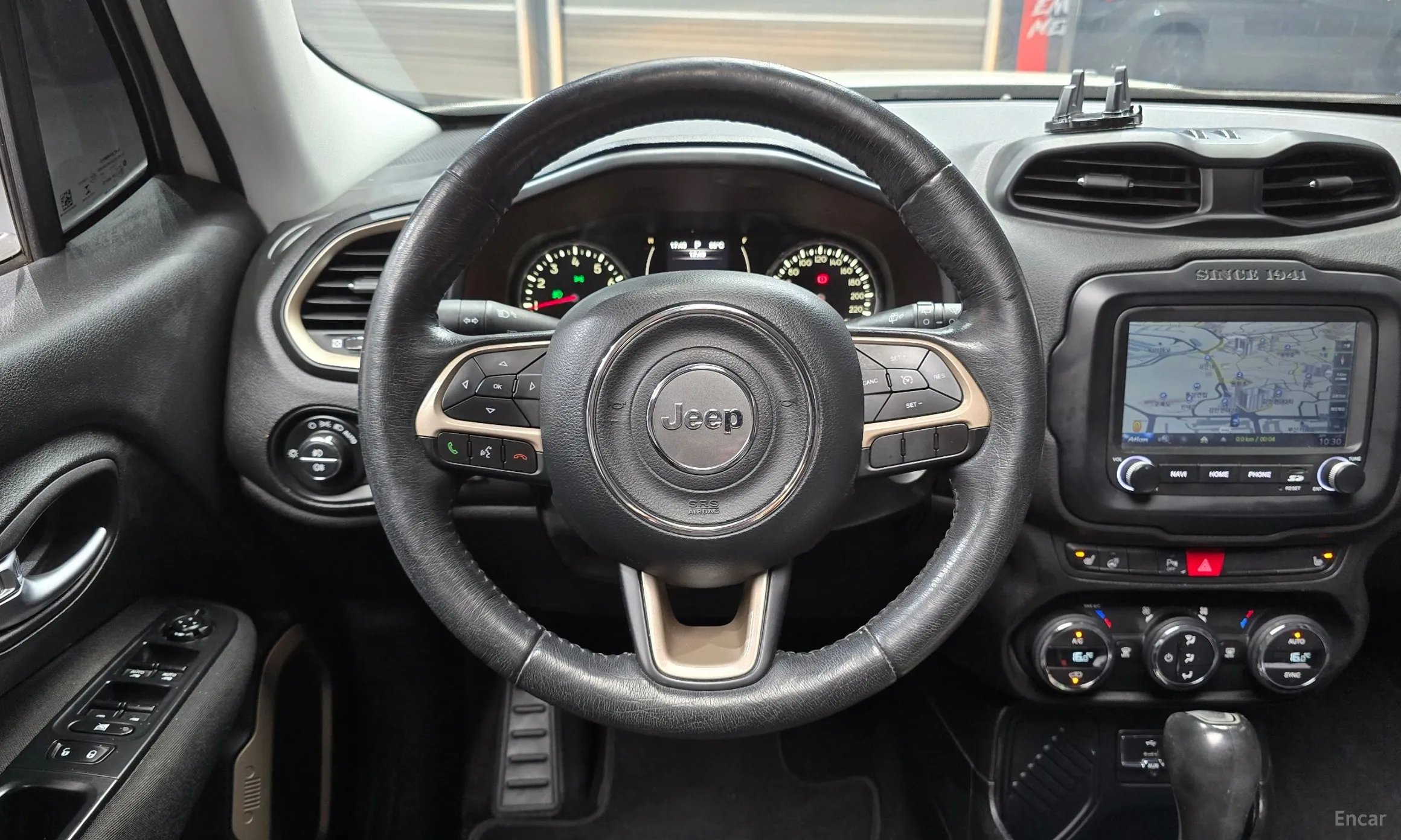 Jeep Renegade превью 13