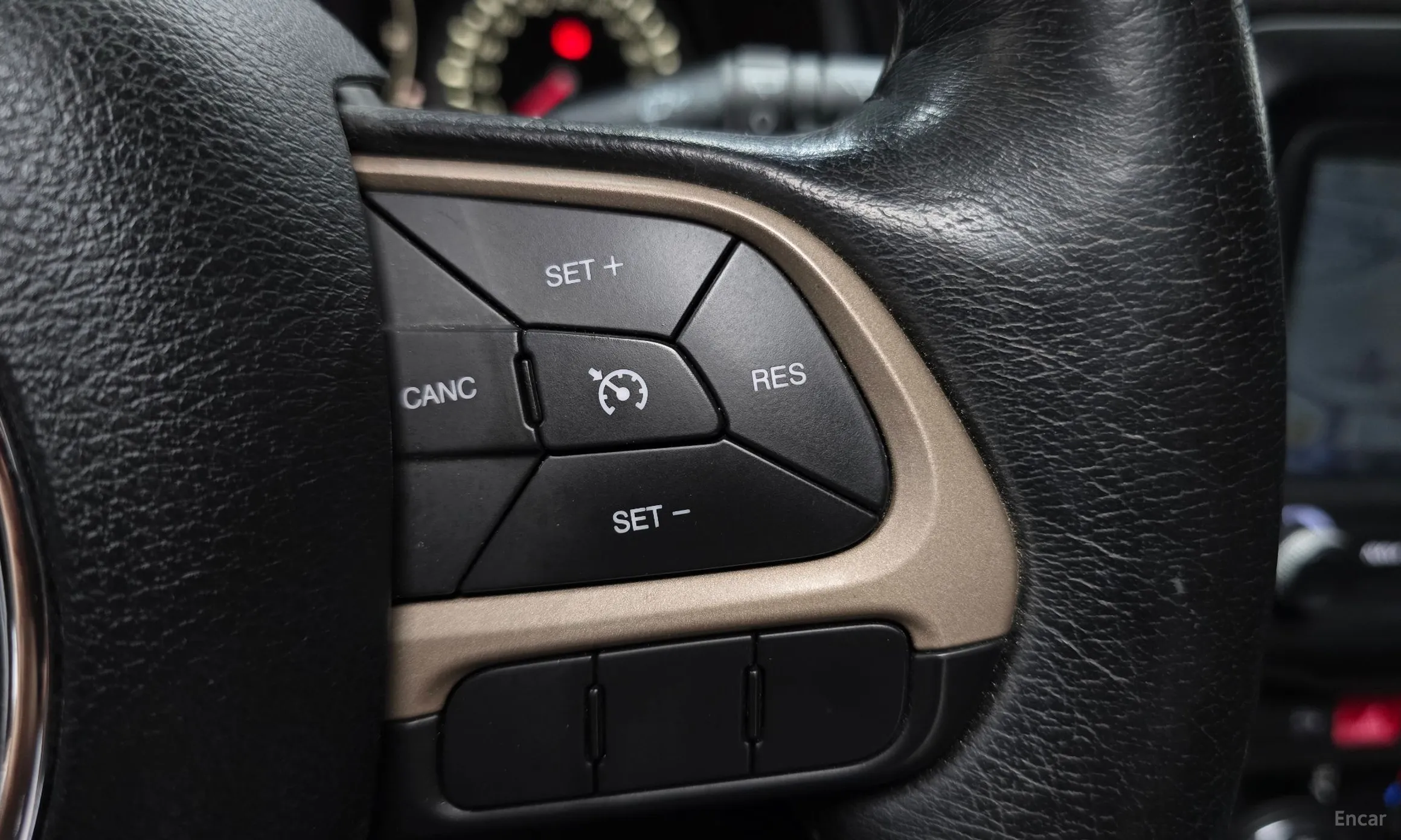 Jeep Renegade превью 19