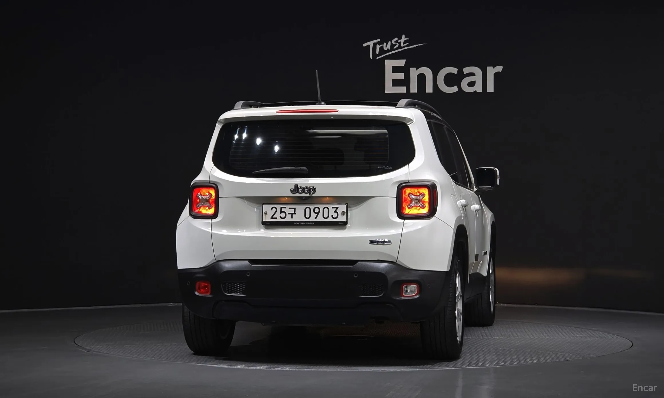 Jeep Renegade превью 4