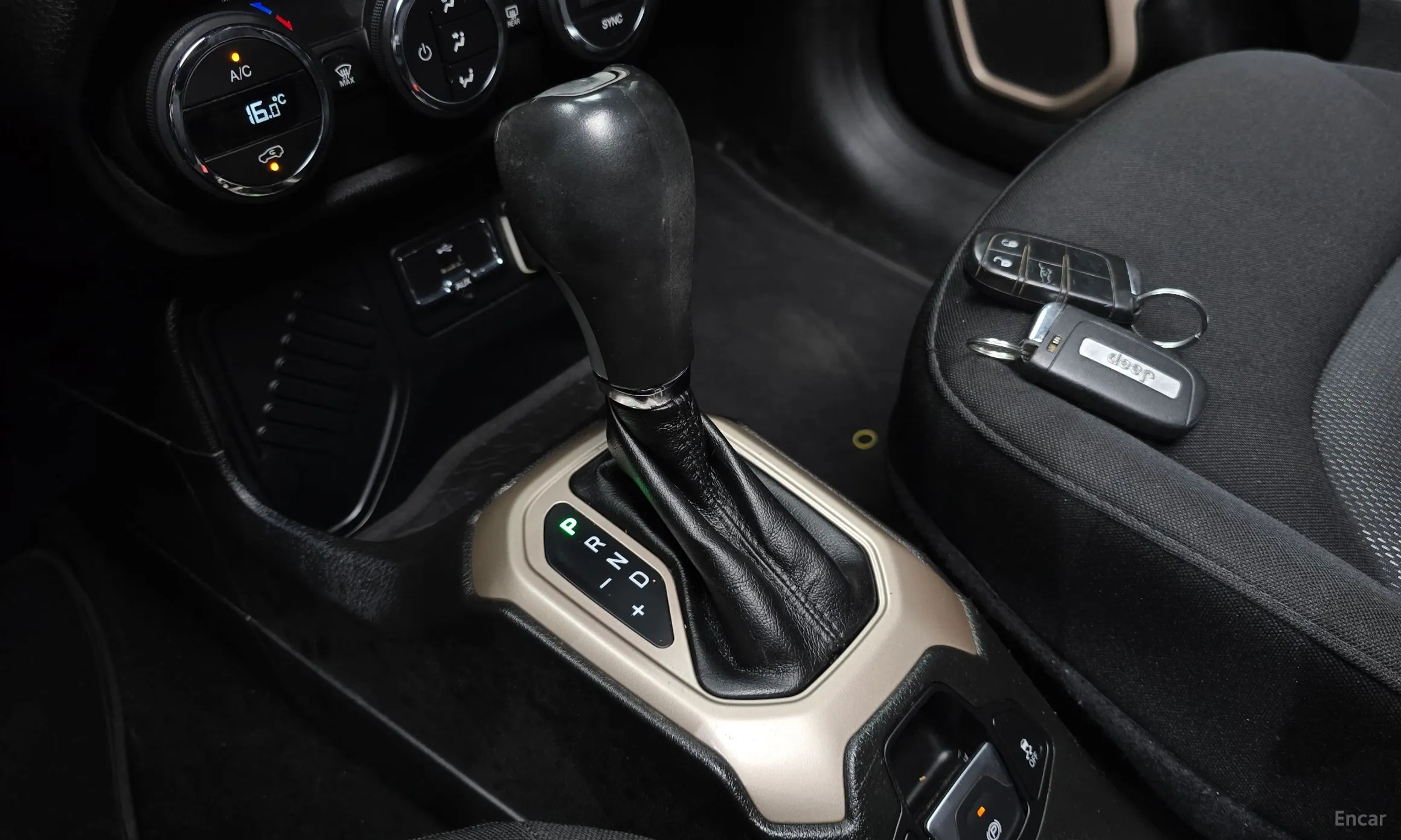 Jeep Renegade превью 9