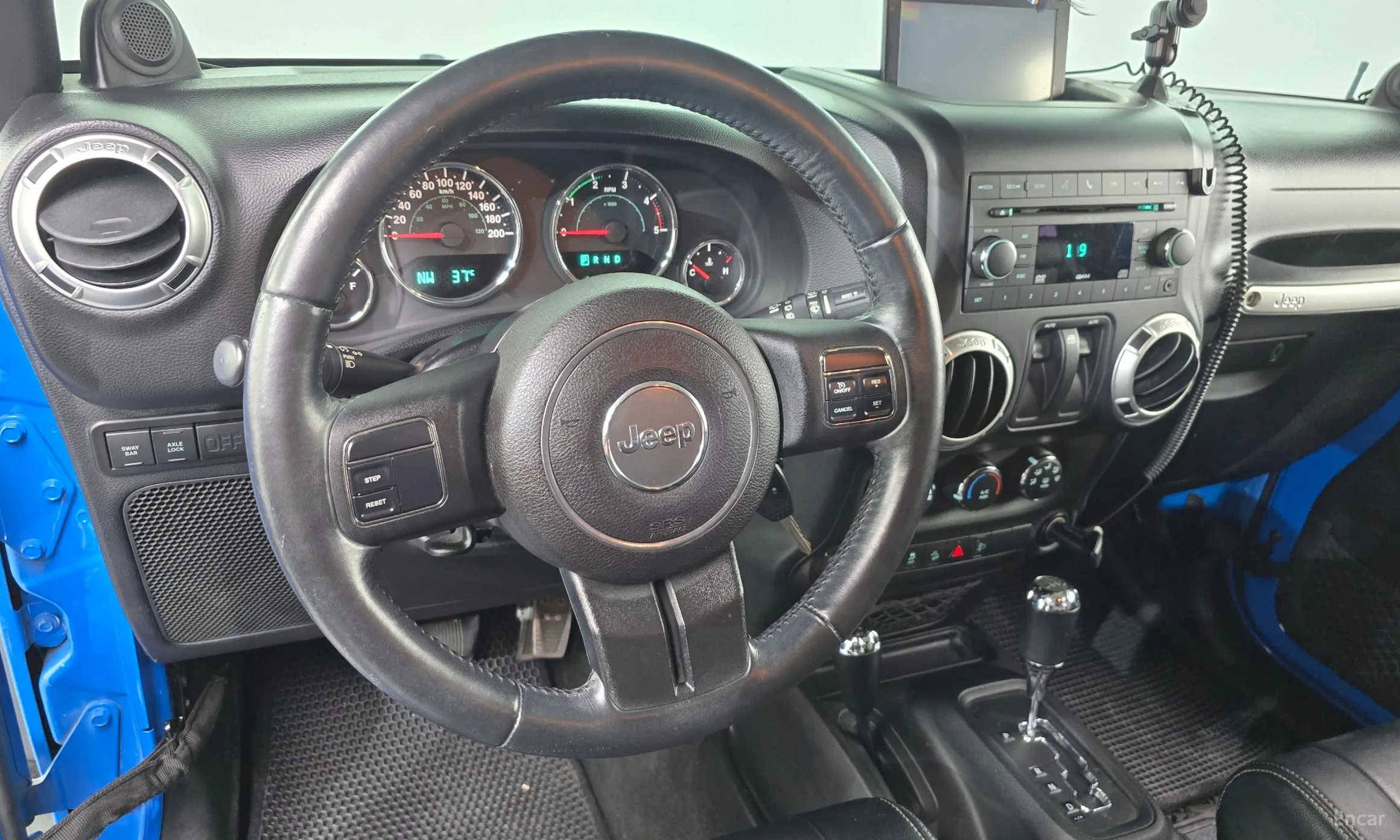 Jeep Wrangler (JK) превью 13