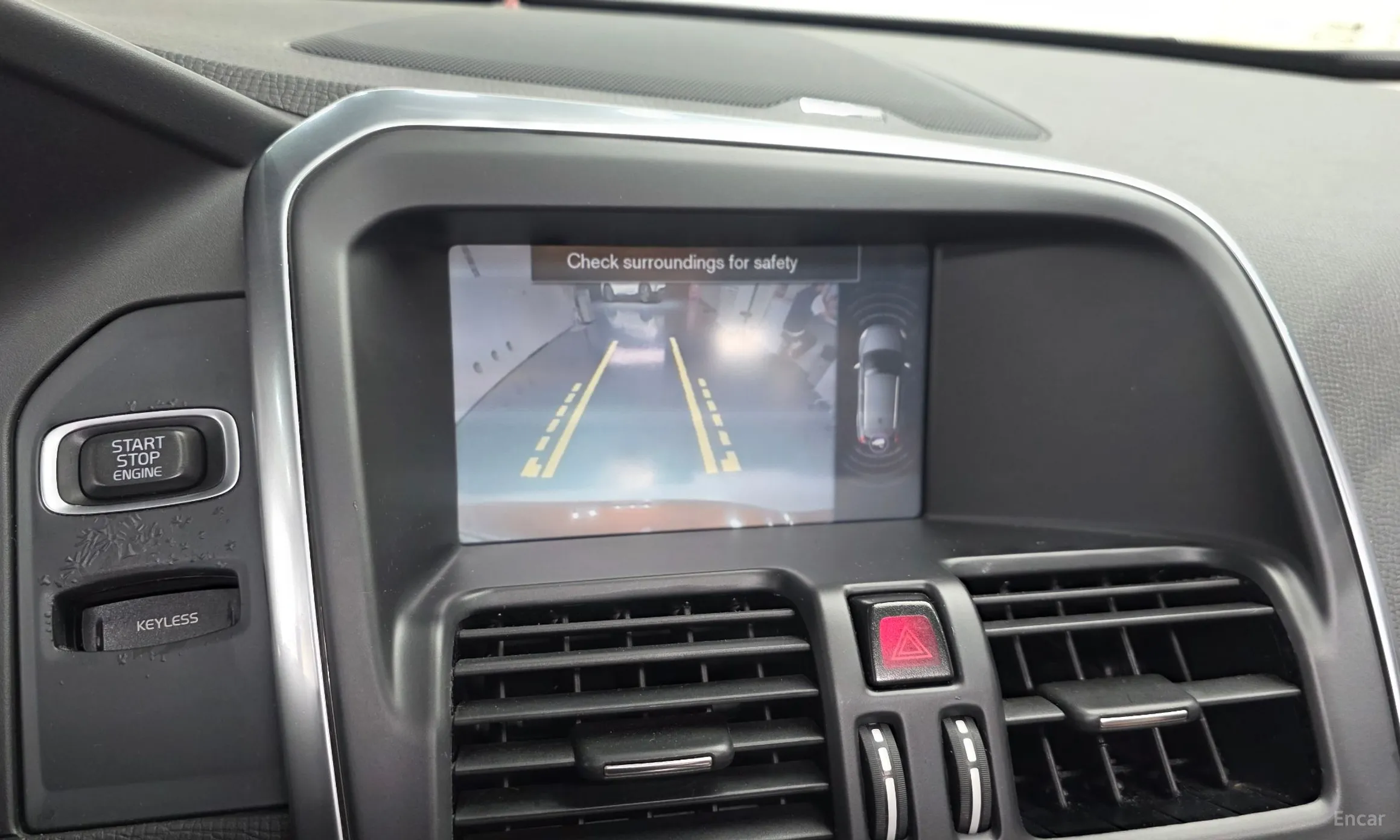 Volvo XC60 превью 14
