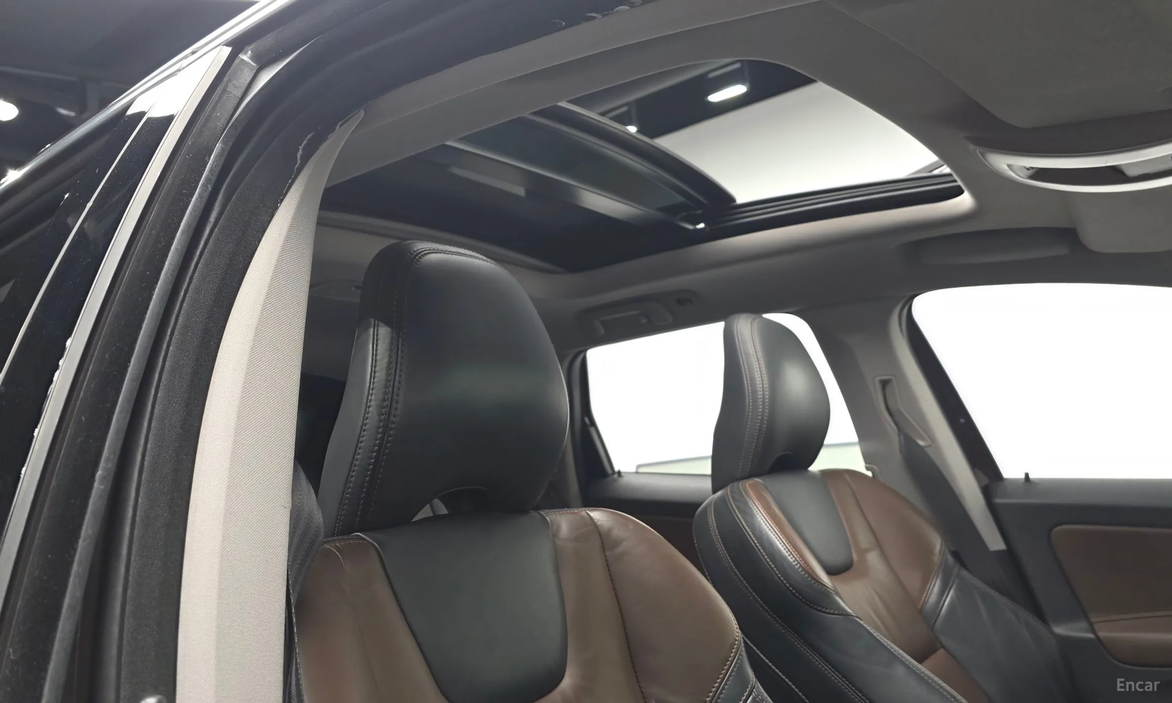 Volvo XC60 превью 15