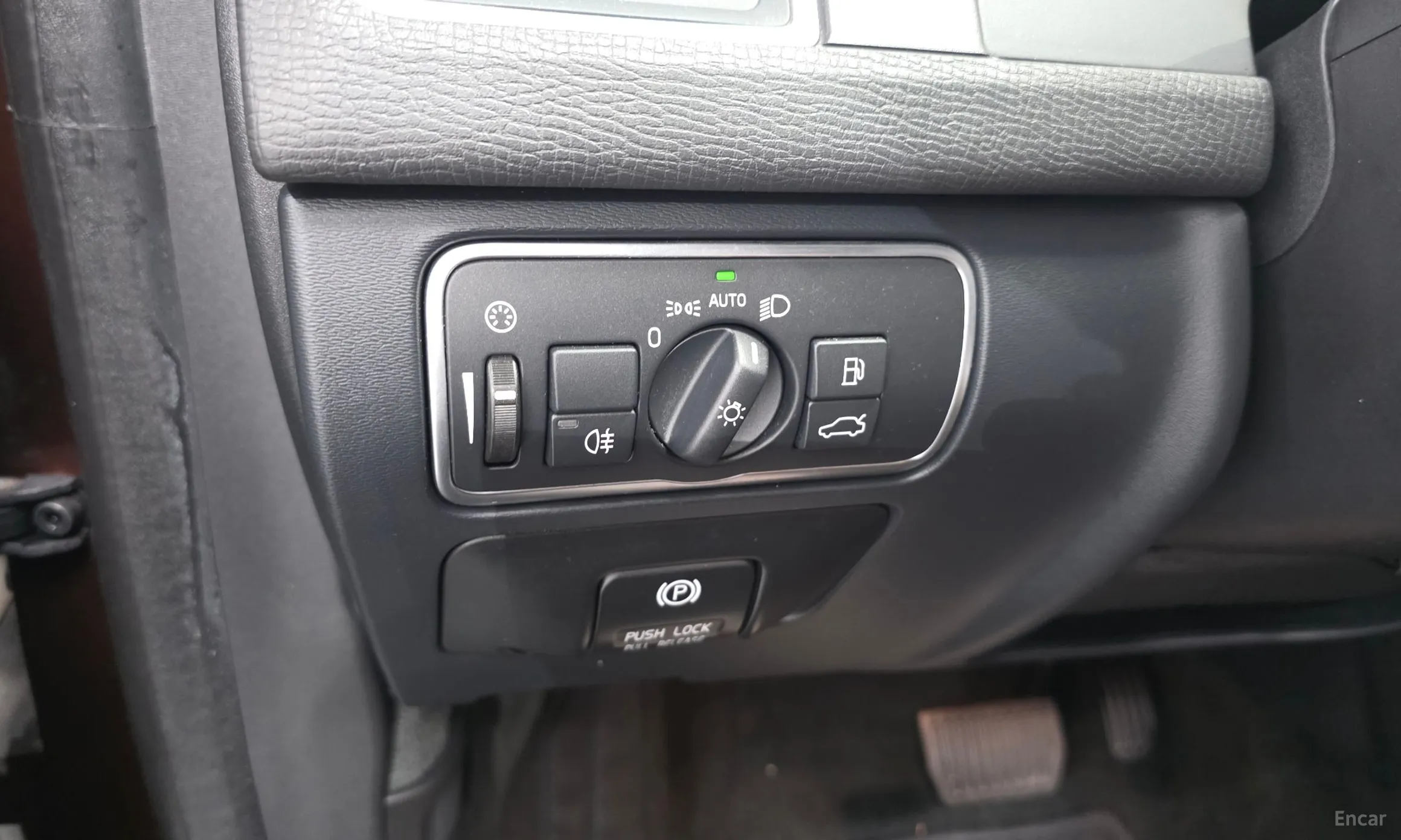 Volvo XC60 превью 17