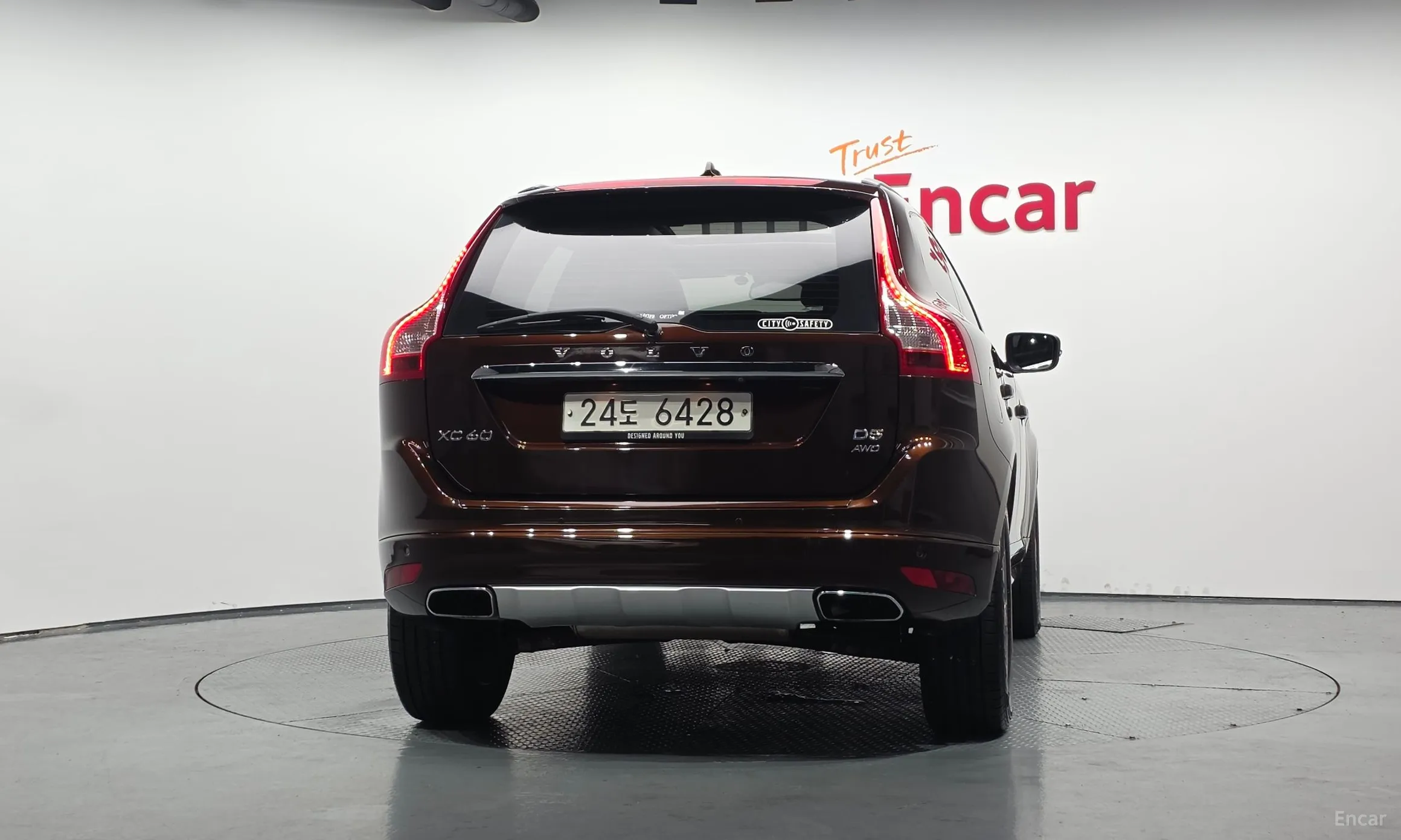 Volvo XC60 превью 4