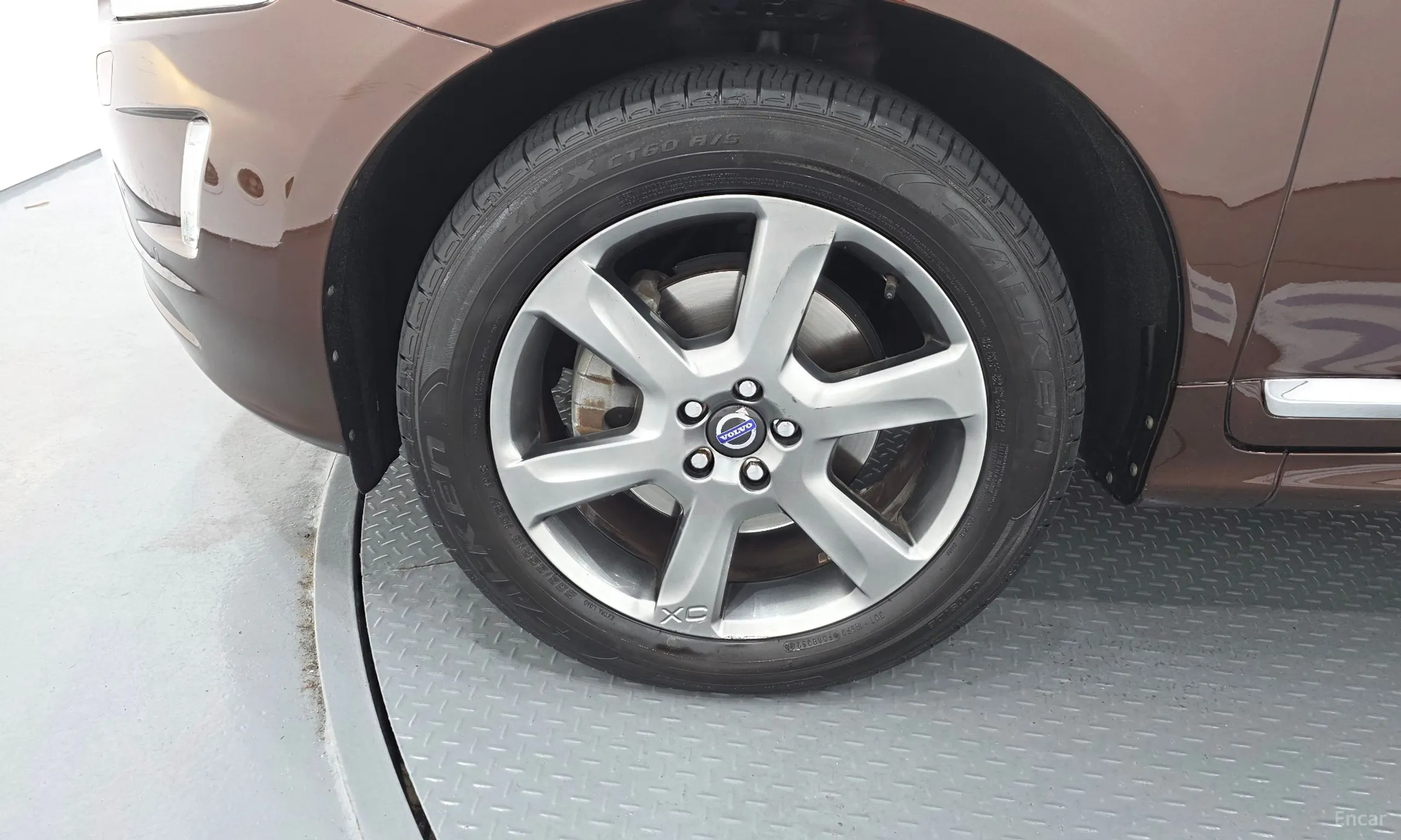 Volvo XC60 превью 5
