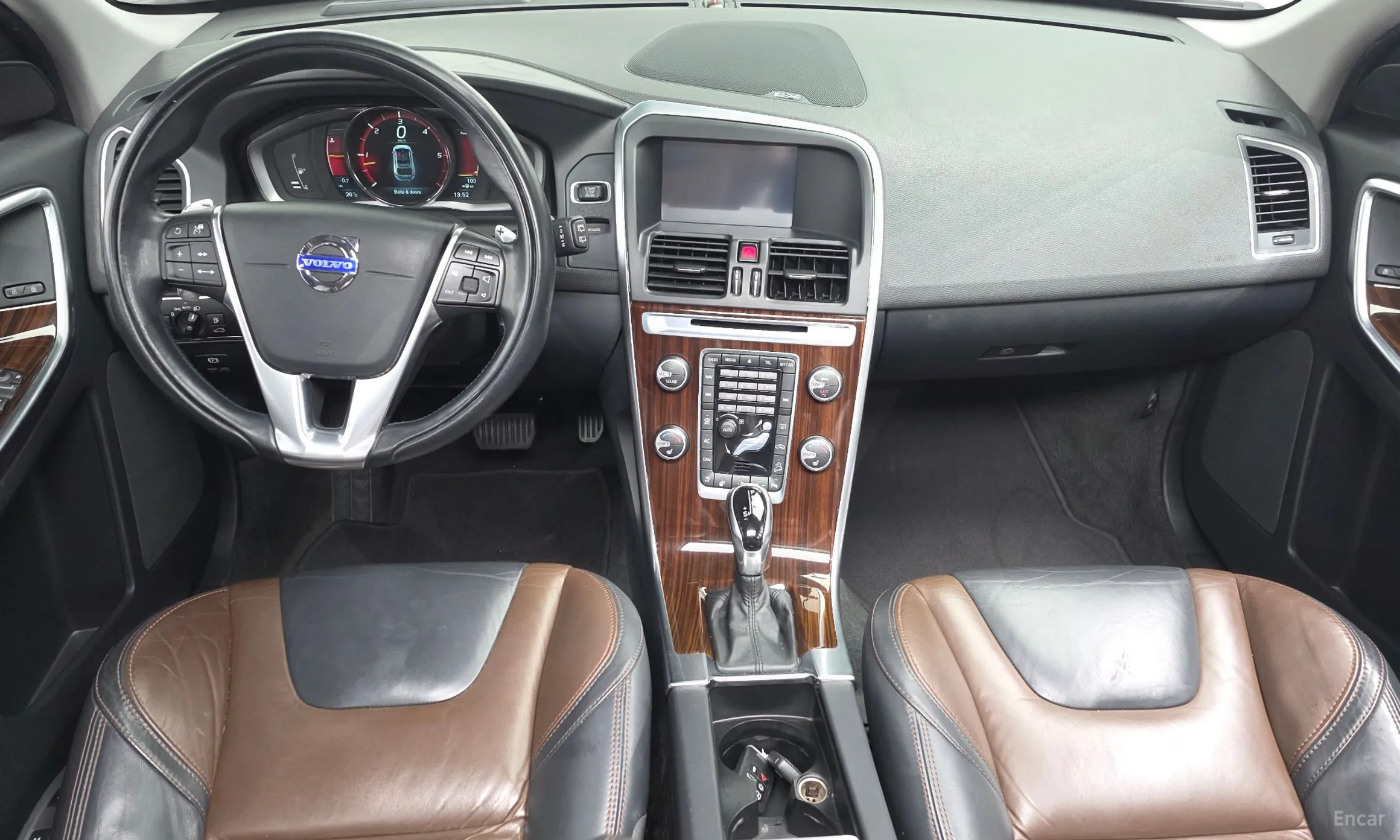 Volvo XC60 превью 7