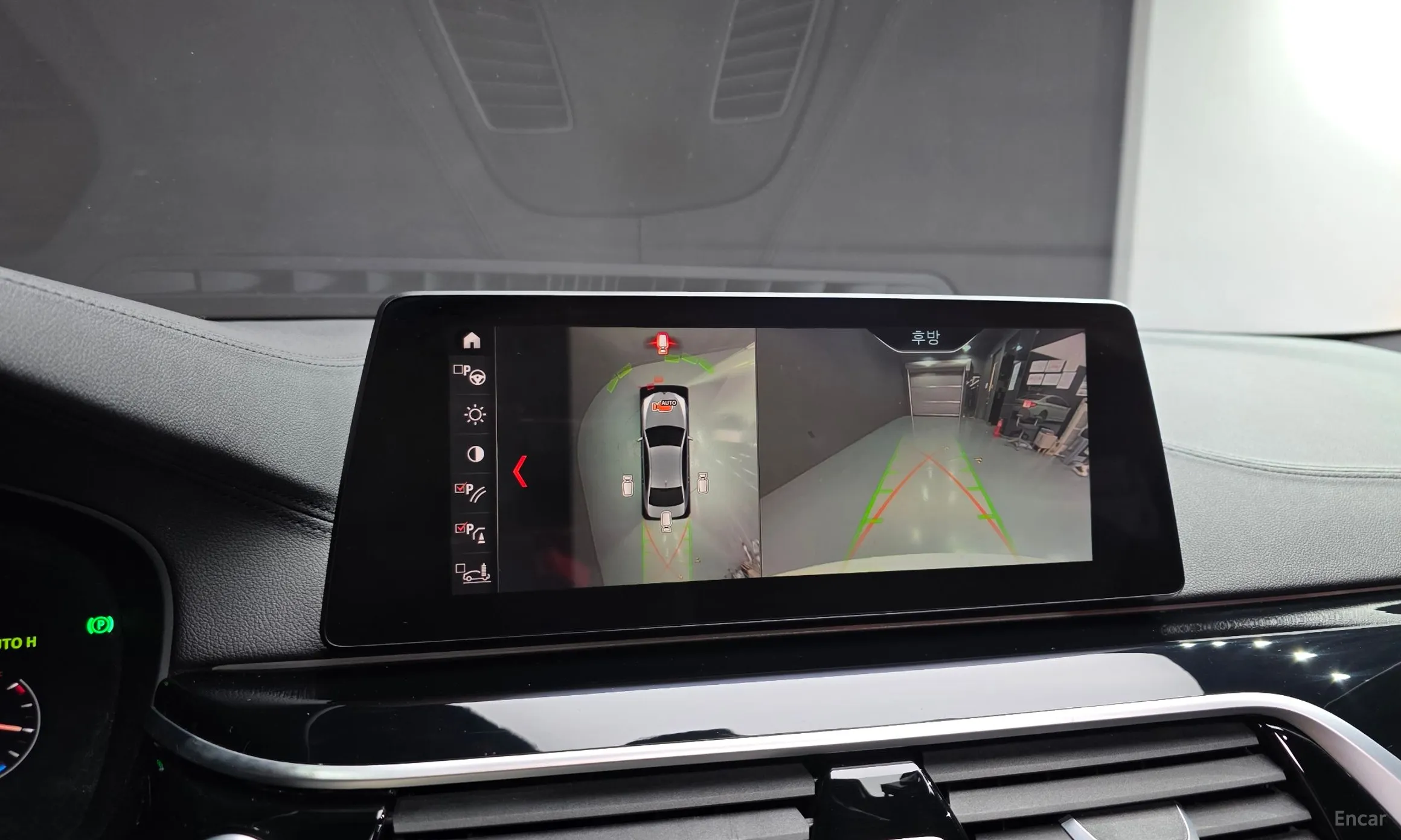 BMW 5 Series (G30) превью 16