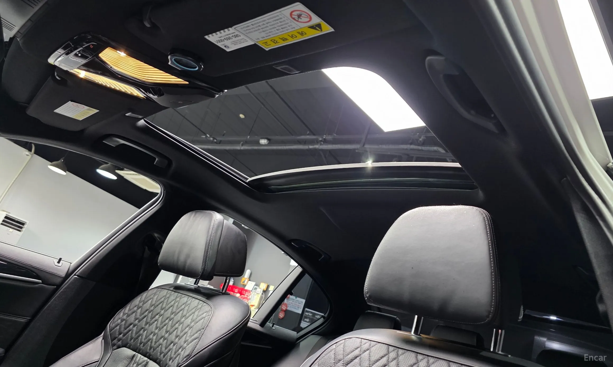 BMW 5 Series (G30) превью 20