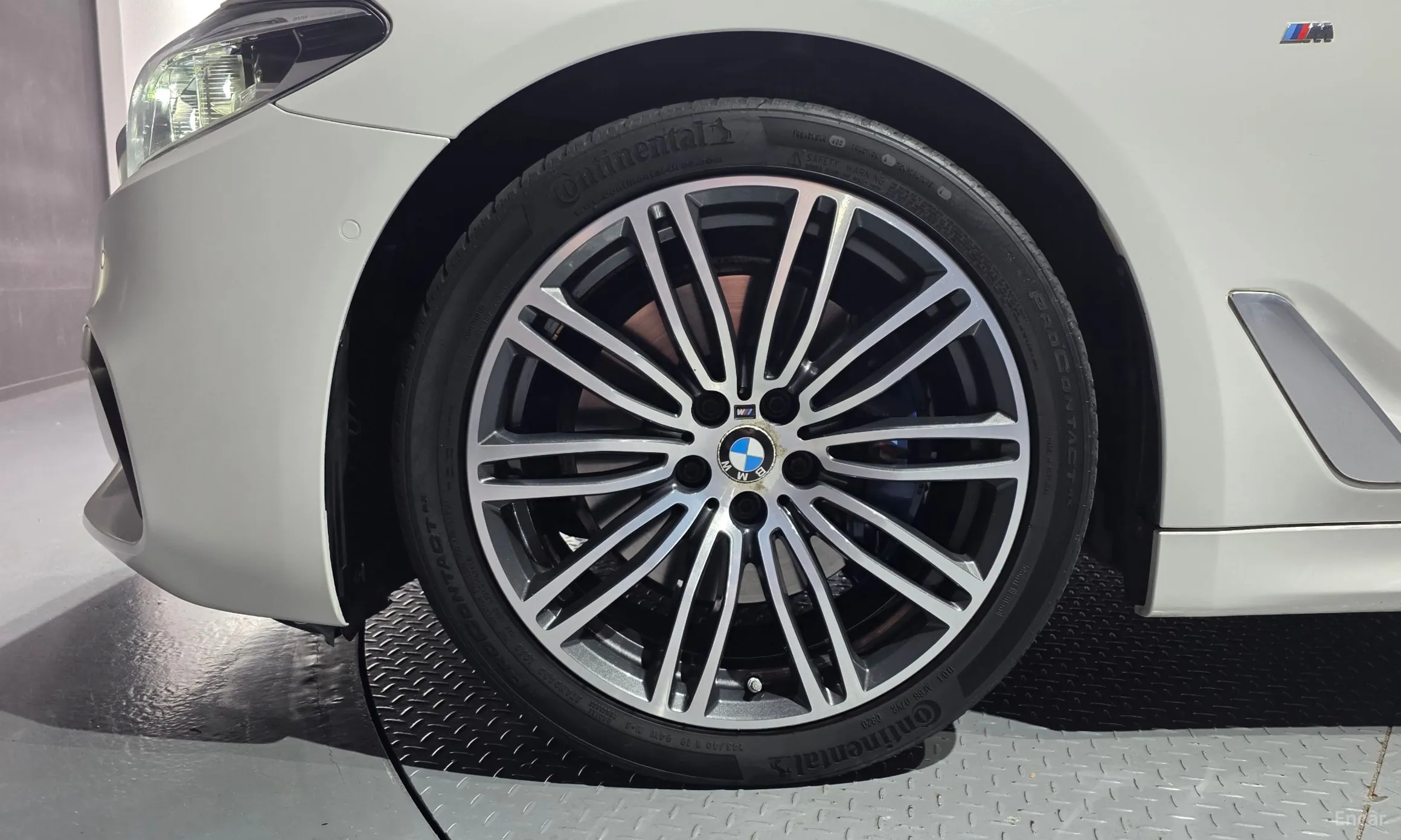 BMW 5 Series (G30) превью 5