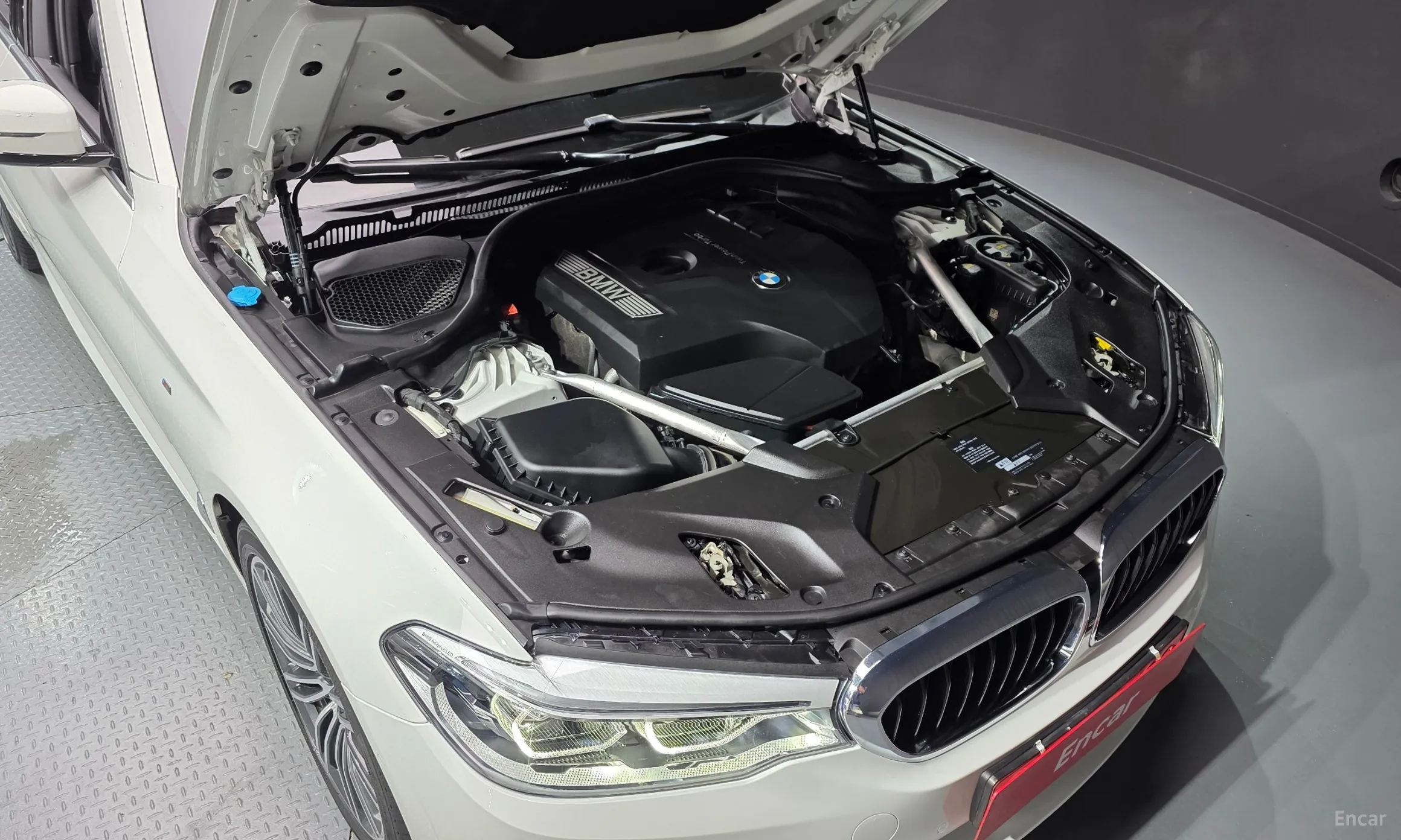 BMW 5 Series (G30) превью 6