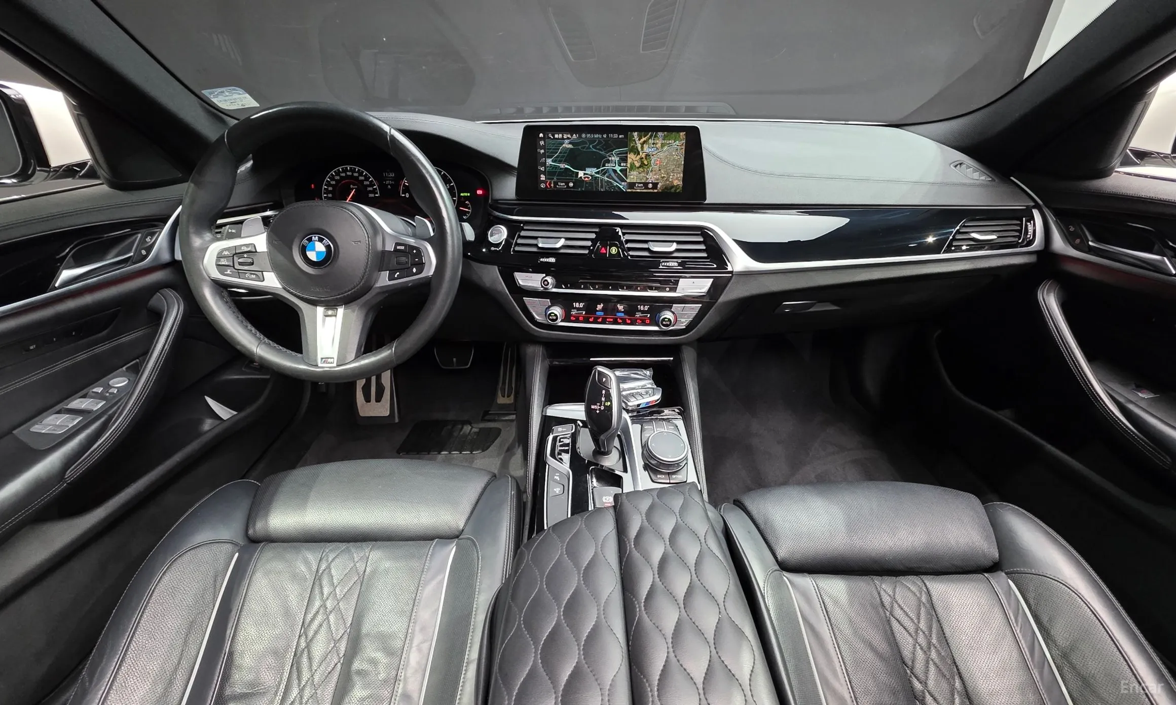 BMW 5 Series (G30) превью 7