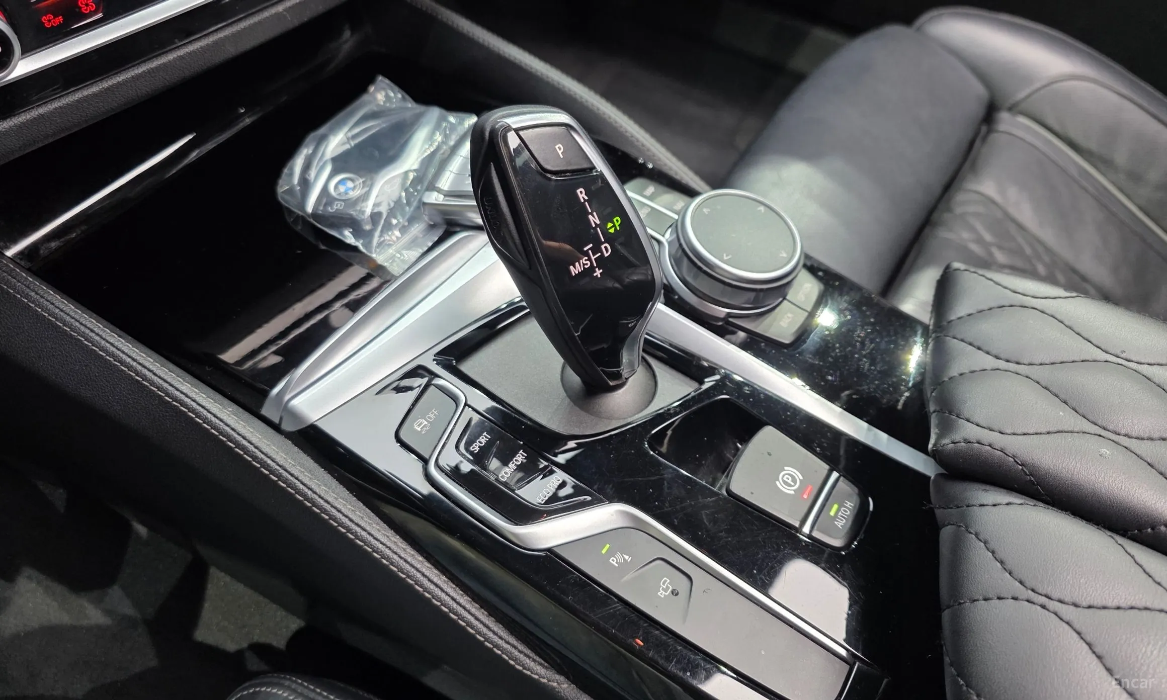 BMW 5 Series (G30) превью 9
