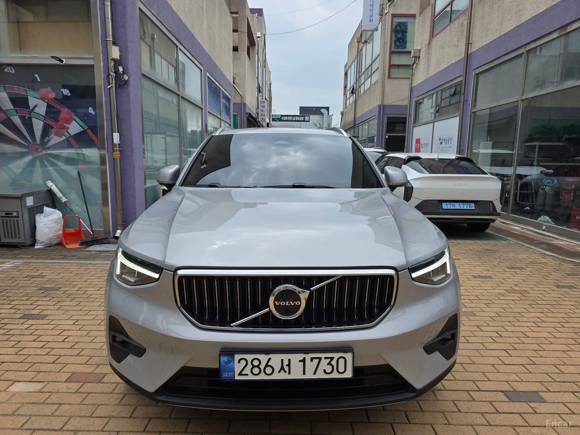 Volvo XC40 превью 3