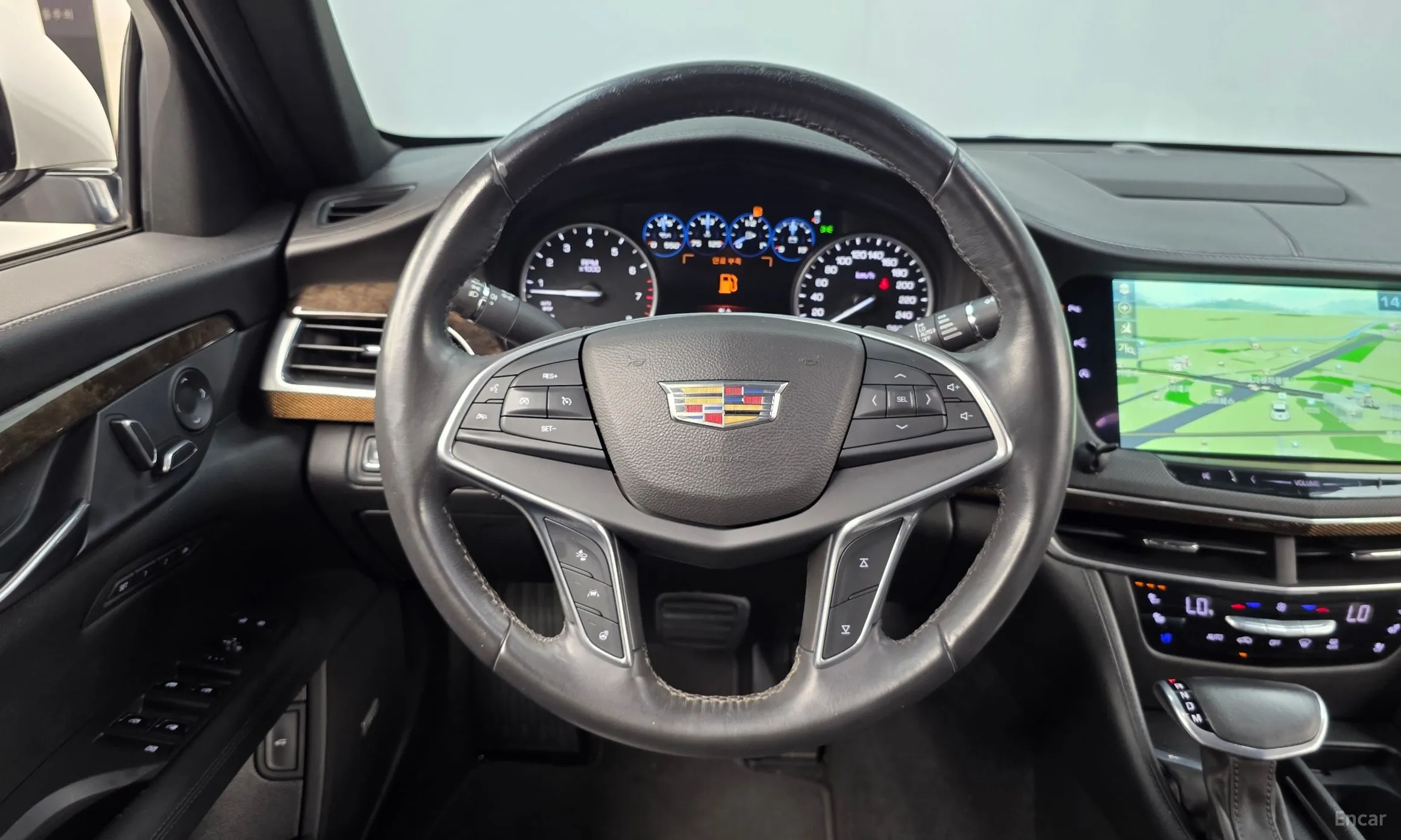 Cadillac CT6 превью 13