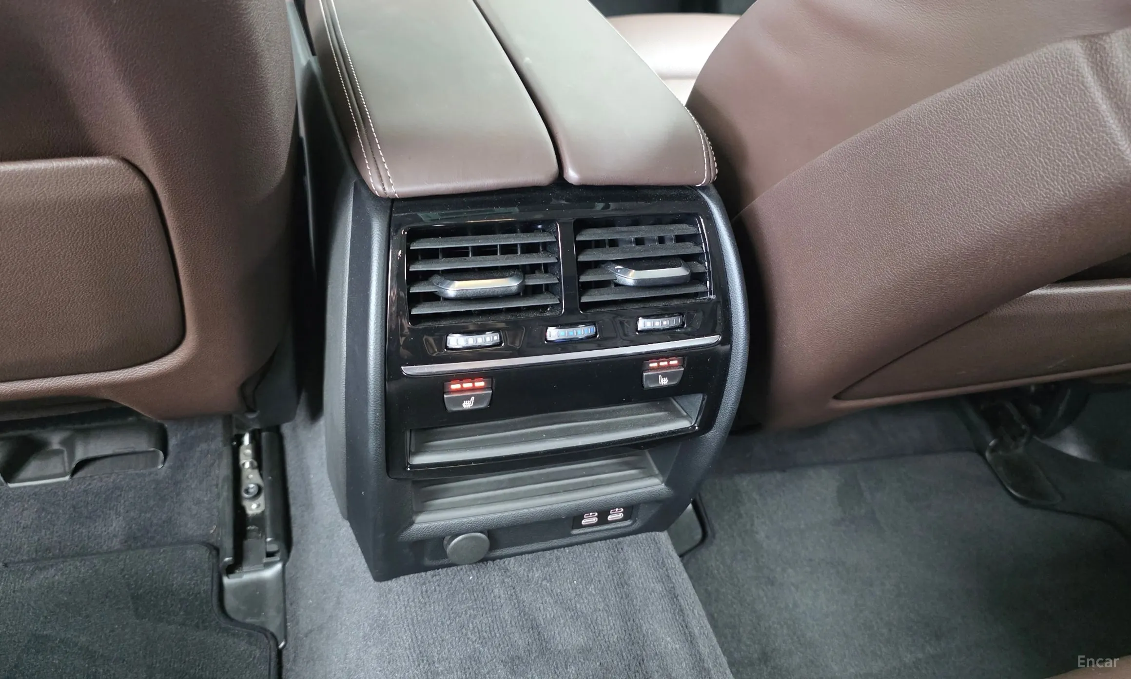 BMW 5 Series (G30) превью 19