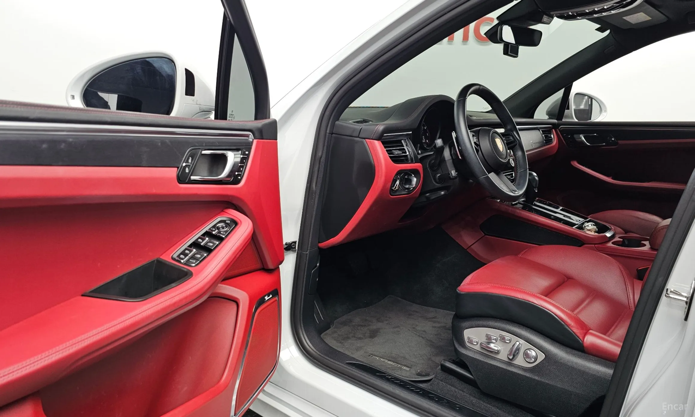 Porsche Macan превью 10