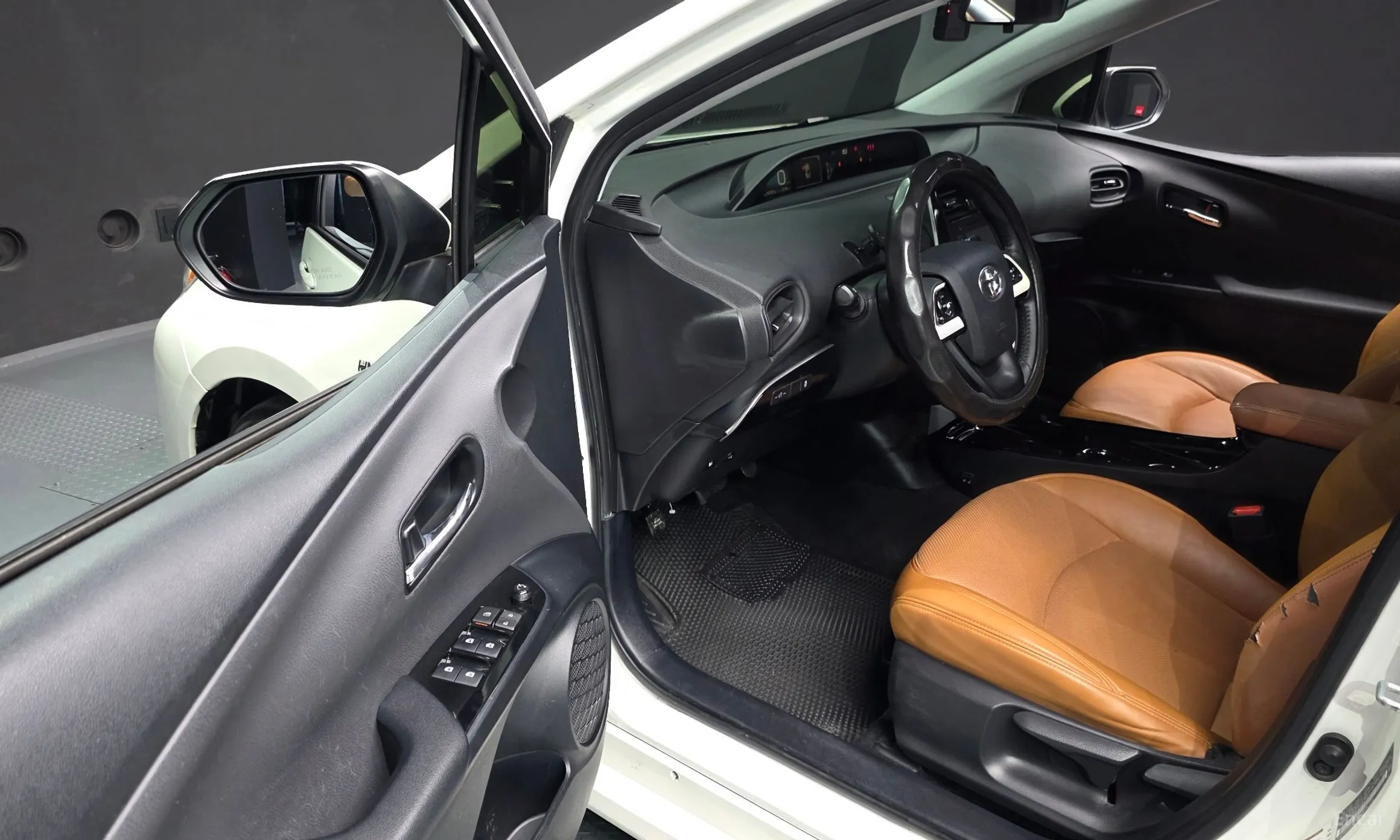 Toyota Prius 4th Generation превью 10
