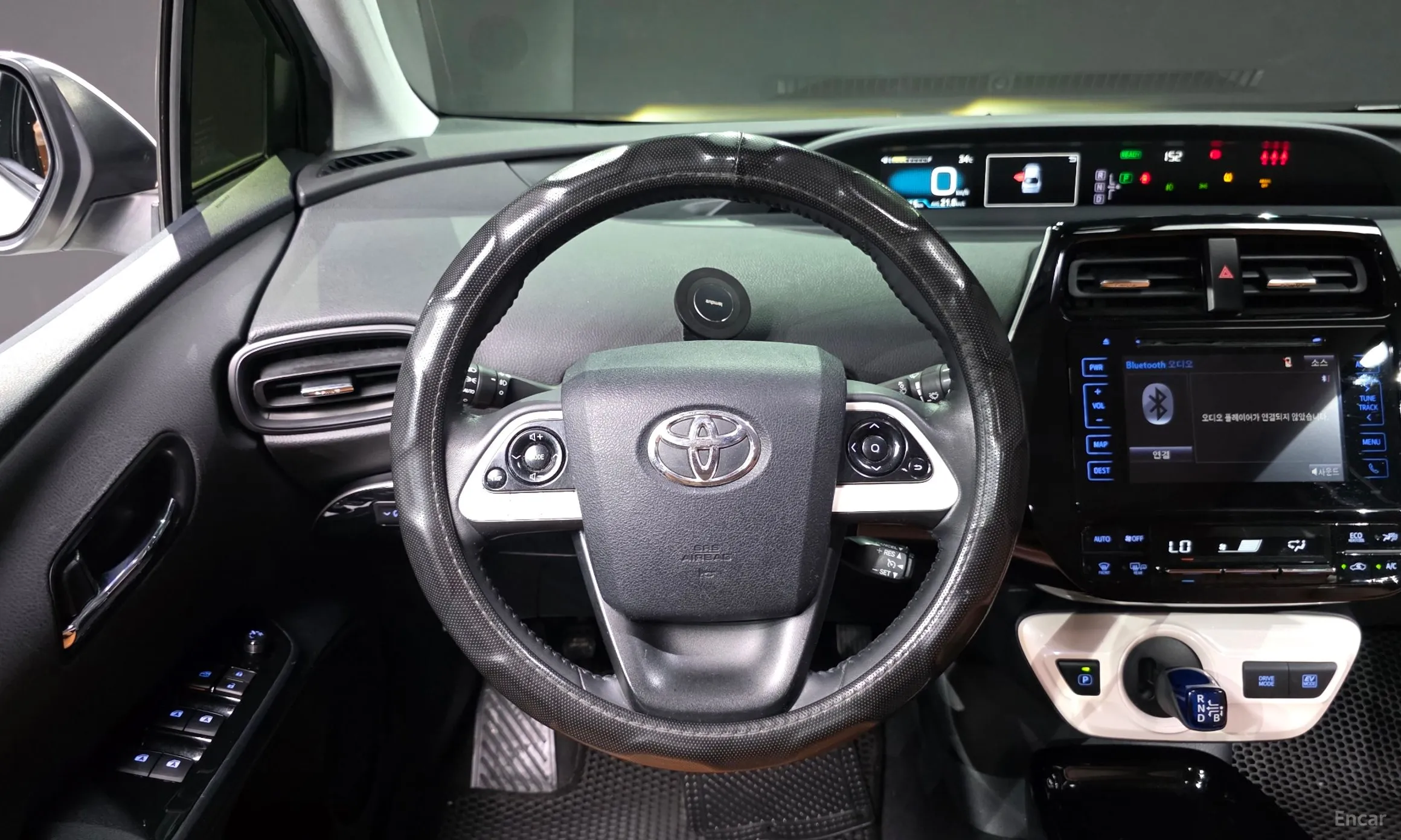 Toyota Prius 4th Generation превью 13