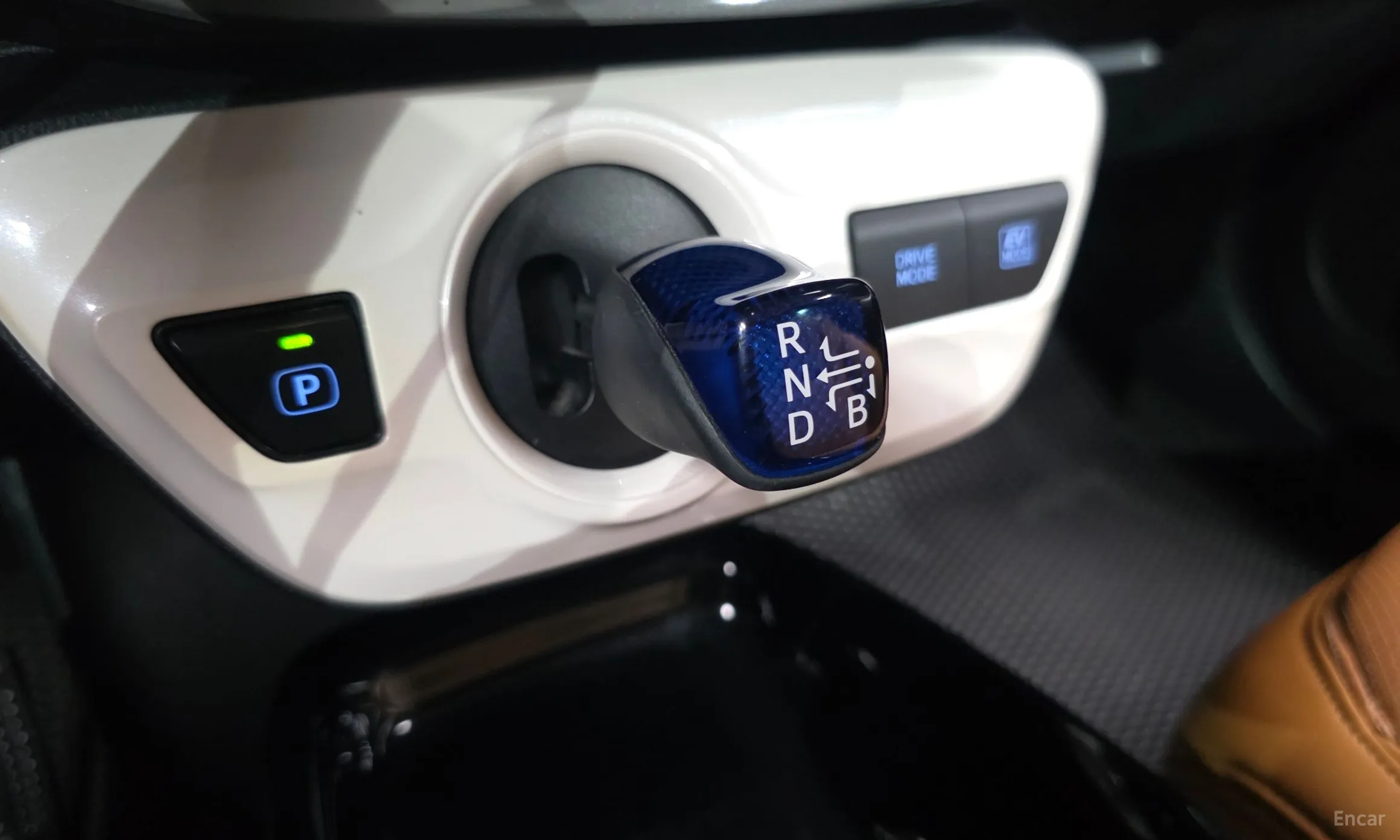 Toyota Prius 4th Generation превью 9
