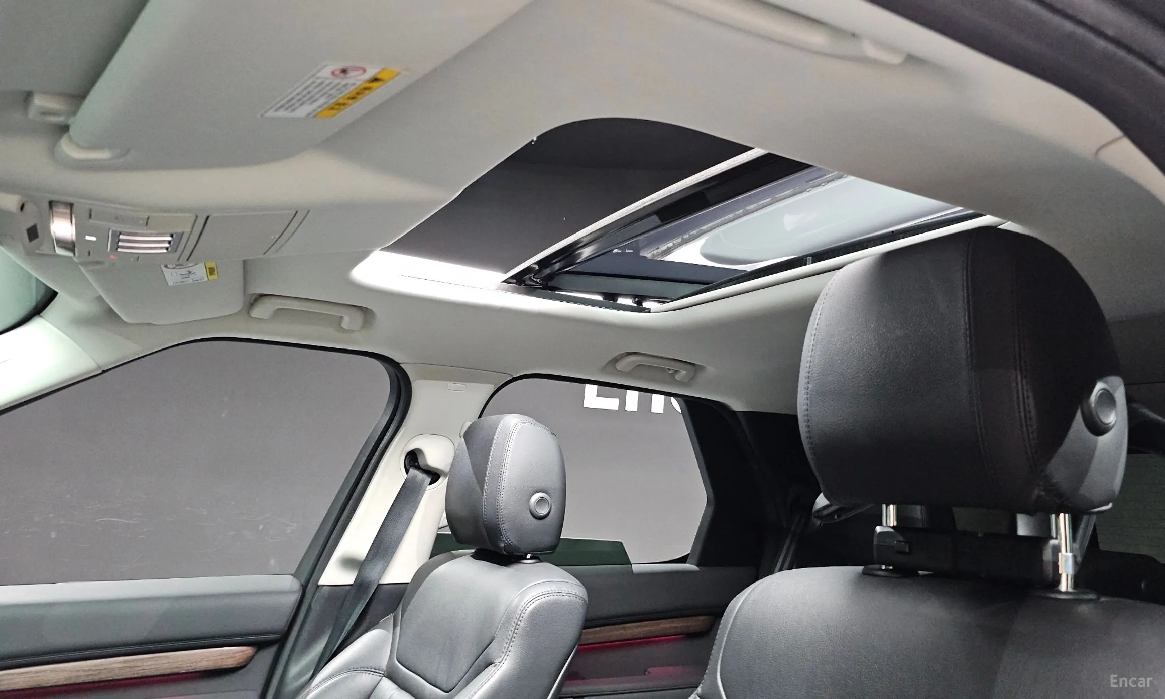 Land Rover Discovery 5 превью 18