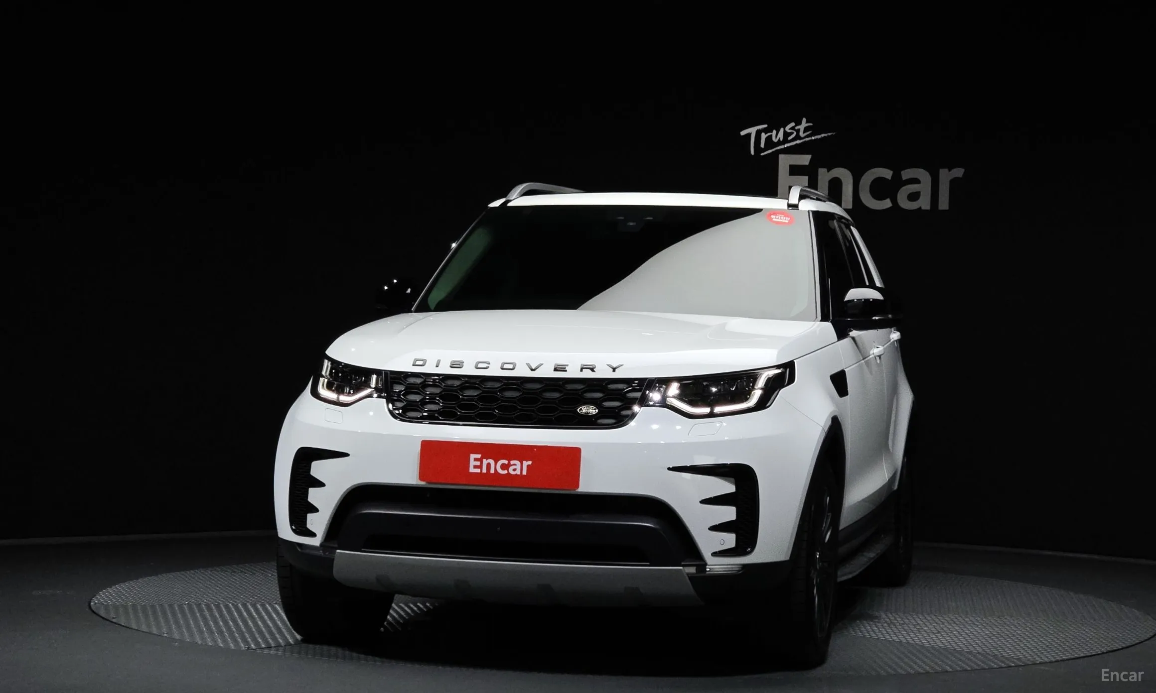 Land Rover Discovery 5 превью 3