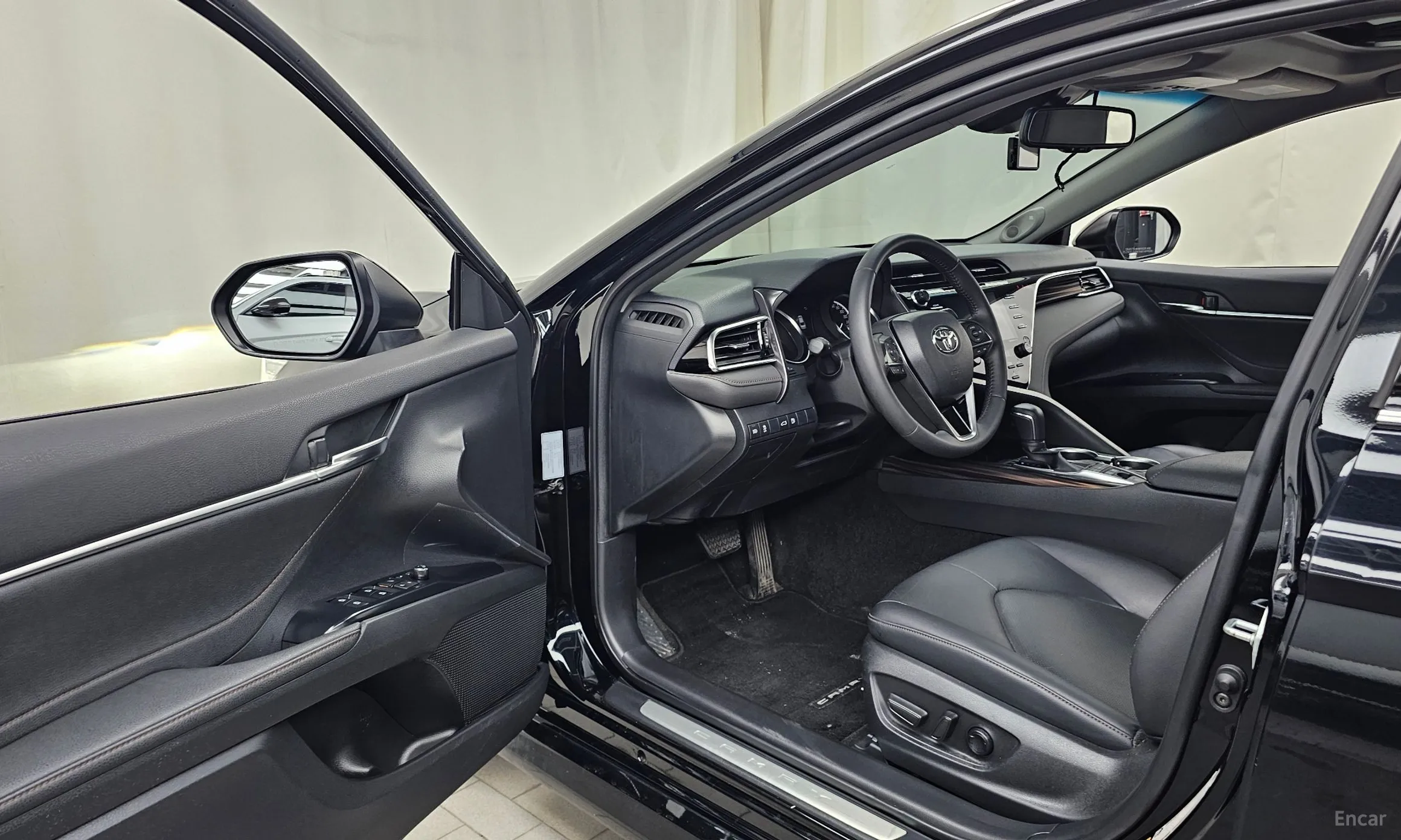 Toyota Camry (XV70) превью 10