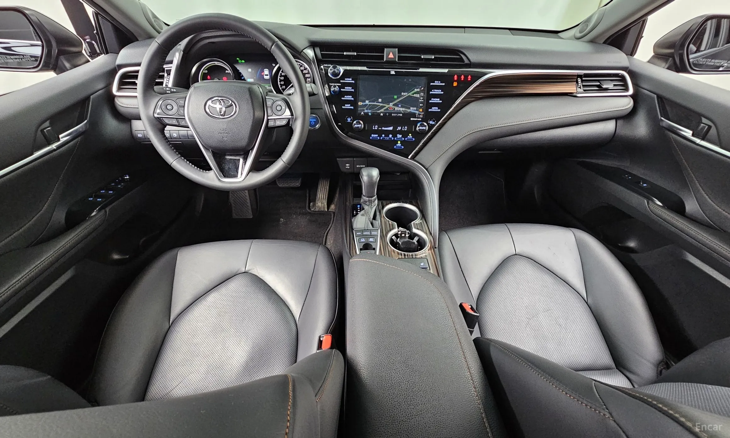 Toyota Camry (XV70) превью 7