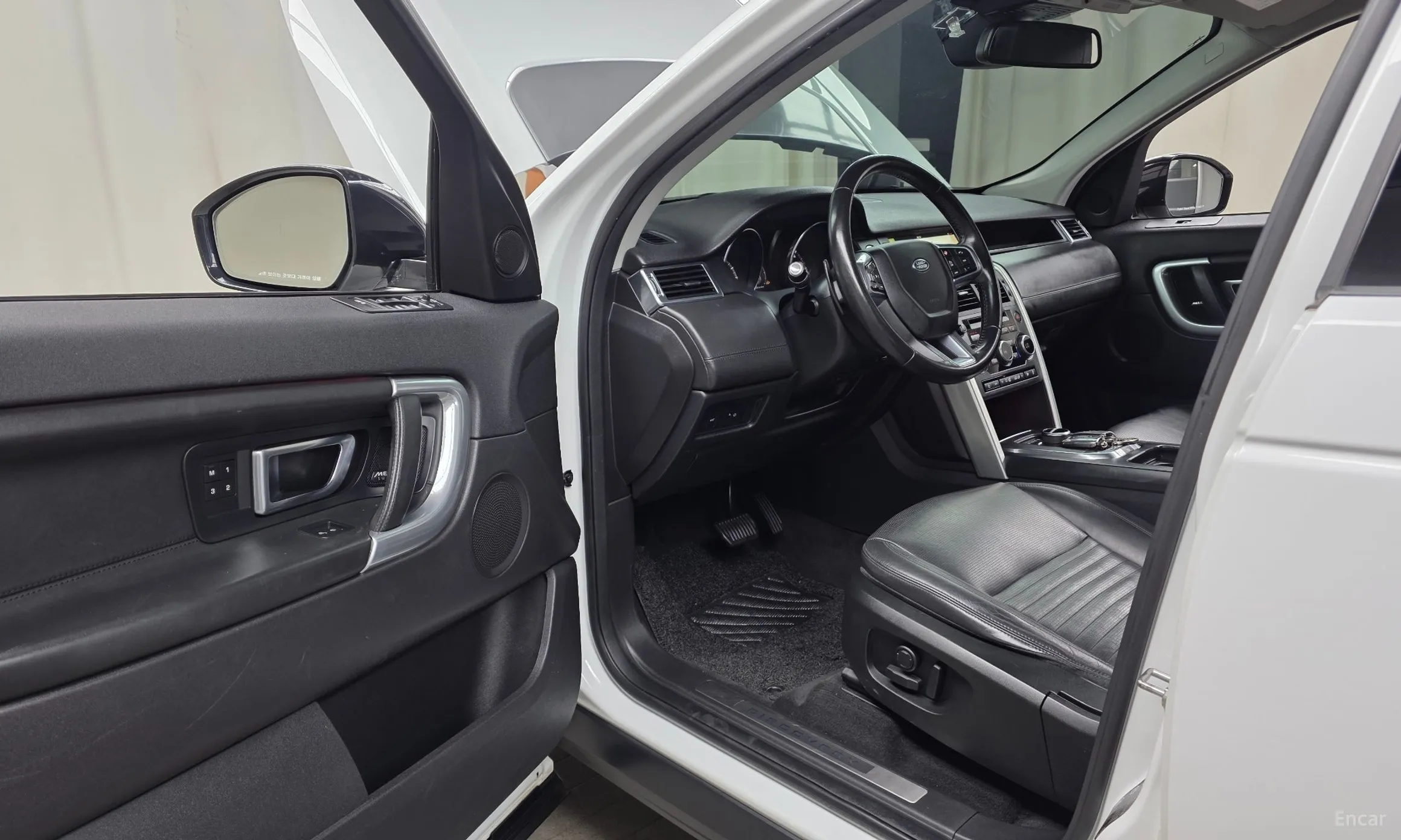 Land Rover Discovery Sports превью 10