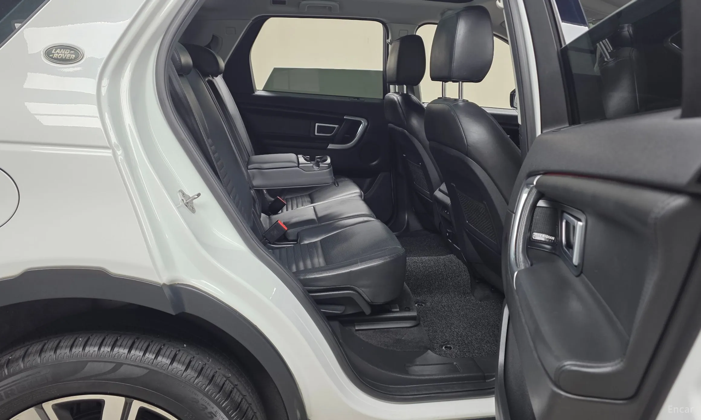 Land Rover Discovery Sports превью 12