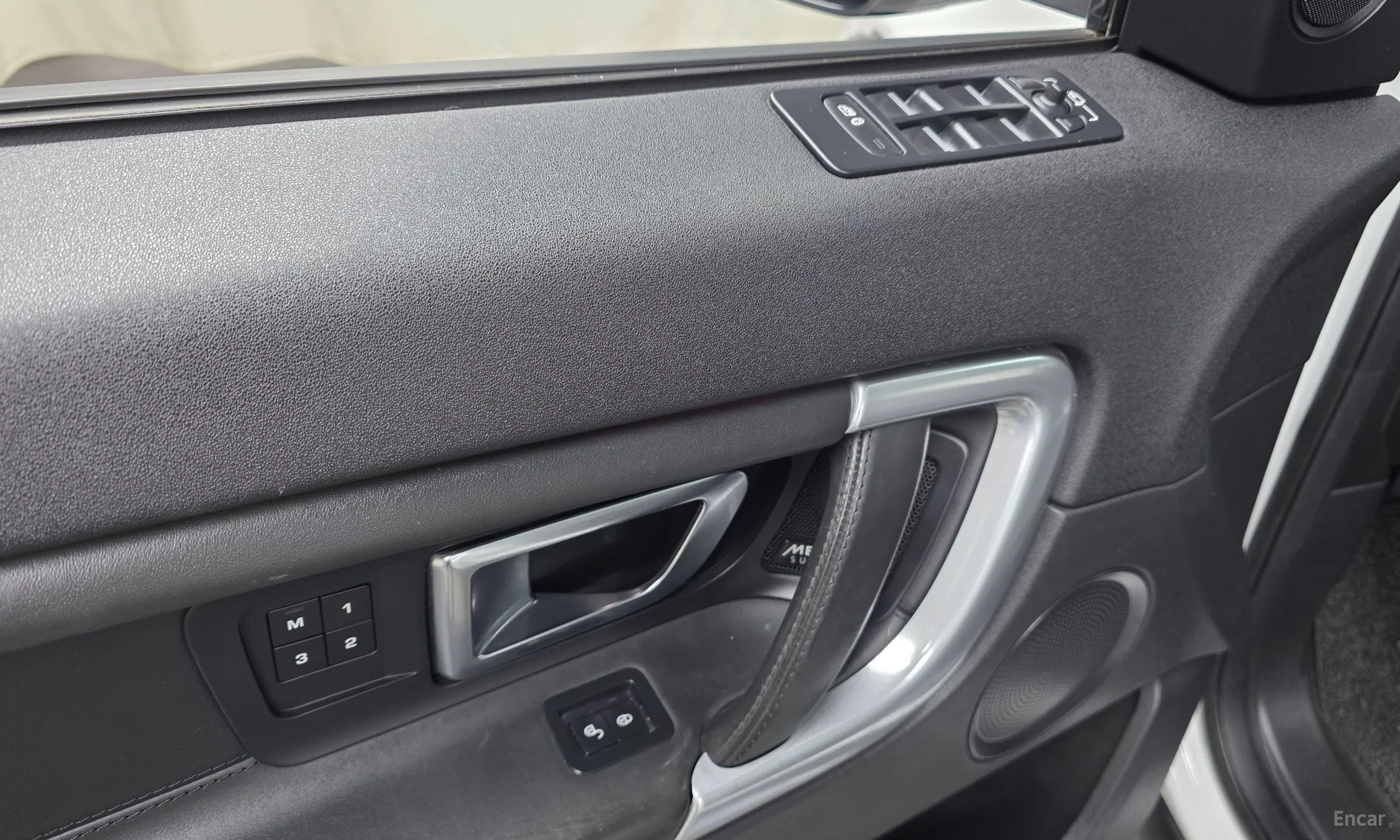 Land Rover Discovery Sports превью 14