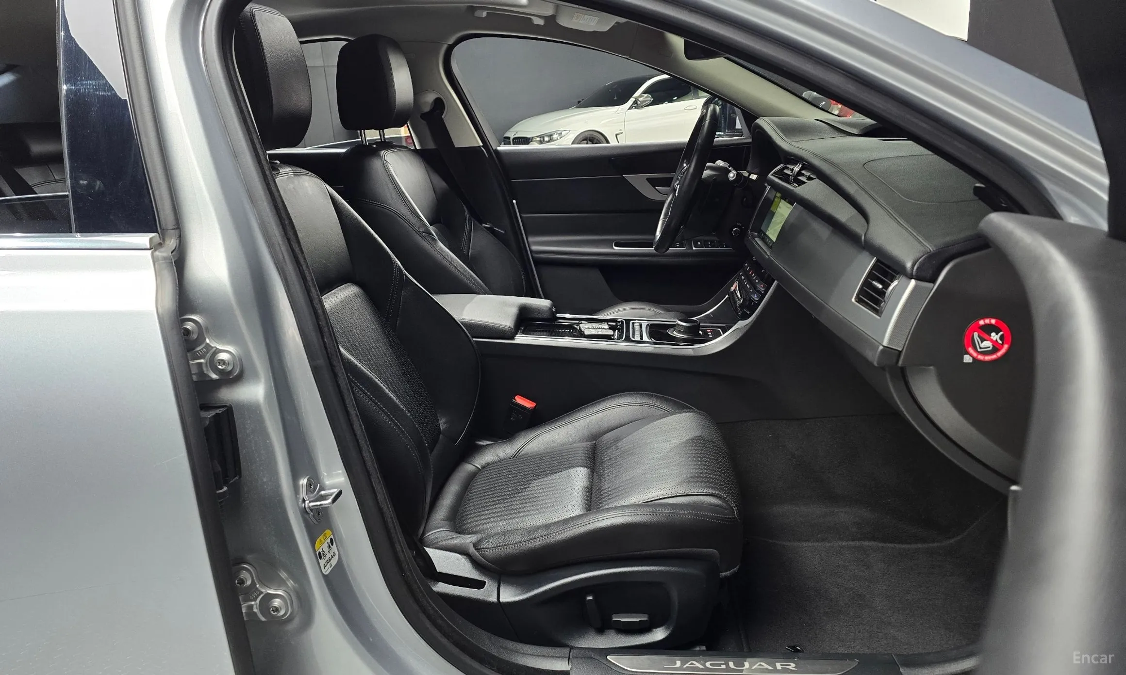 Jaguar XF (x260) превью 11