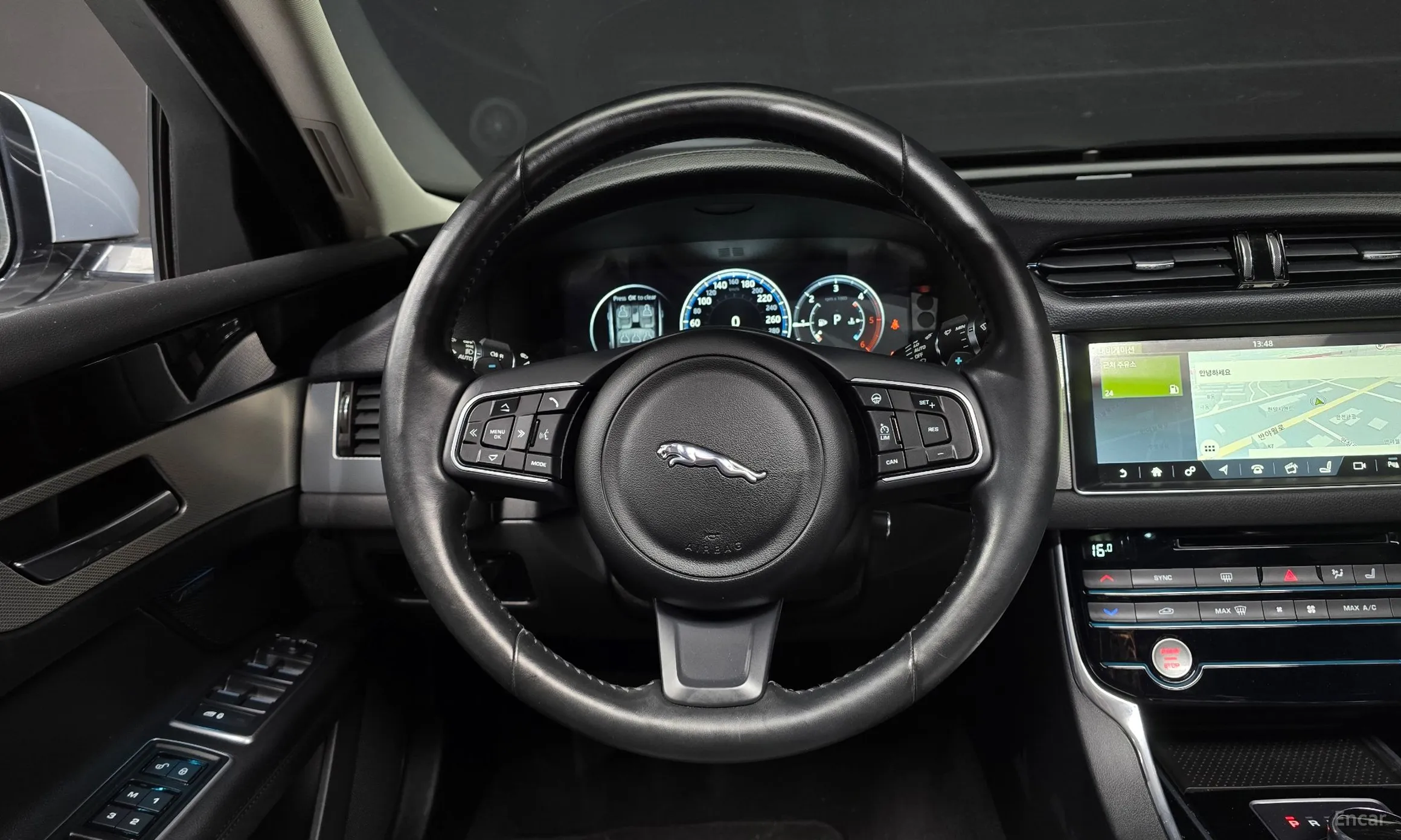 Jaguar XF (x260) превью 13