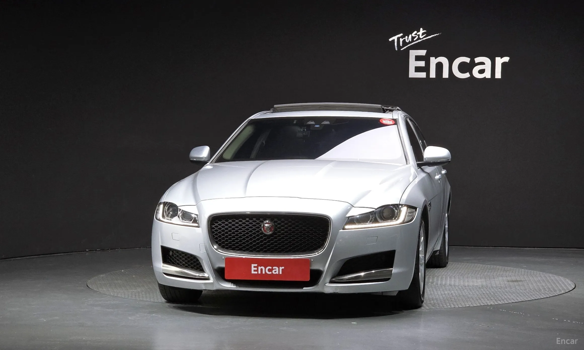Jaguar XF (x260) превью 3