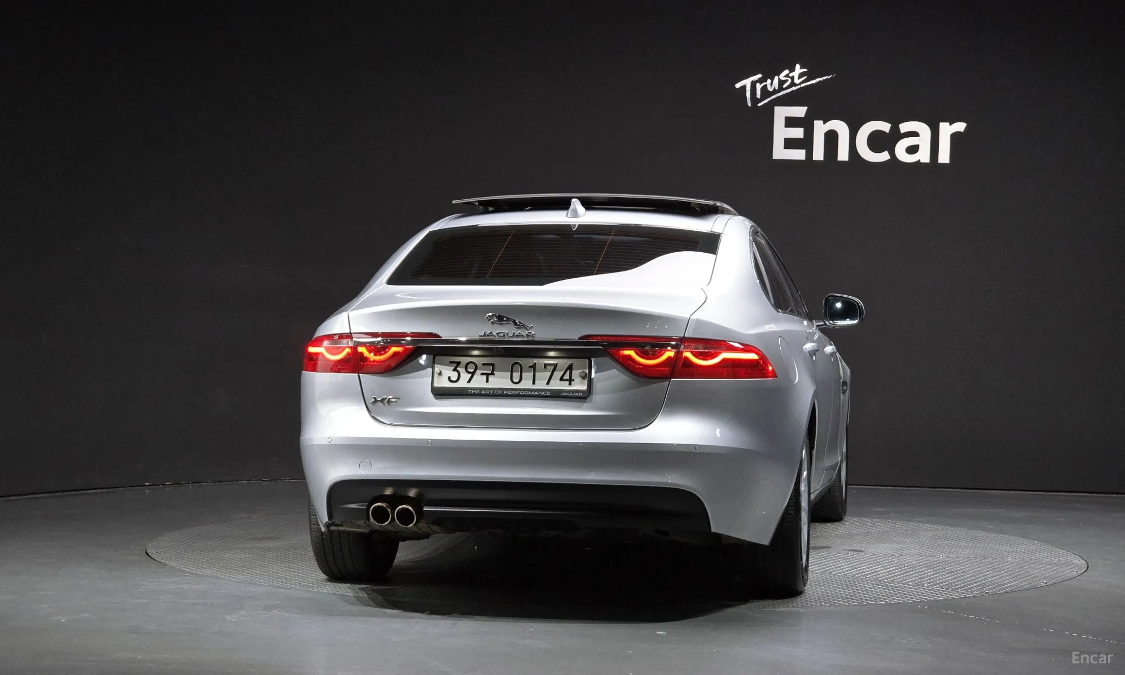 Jaguar XF (x260) превью 4