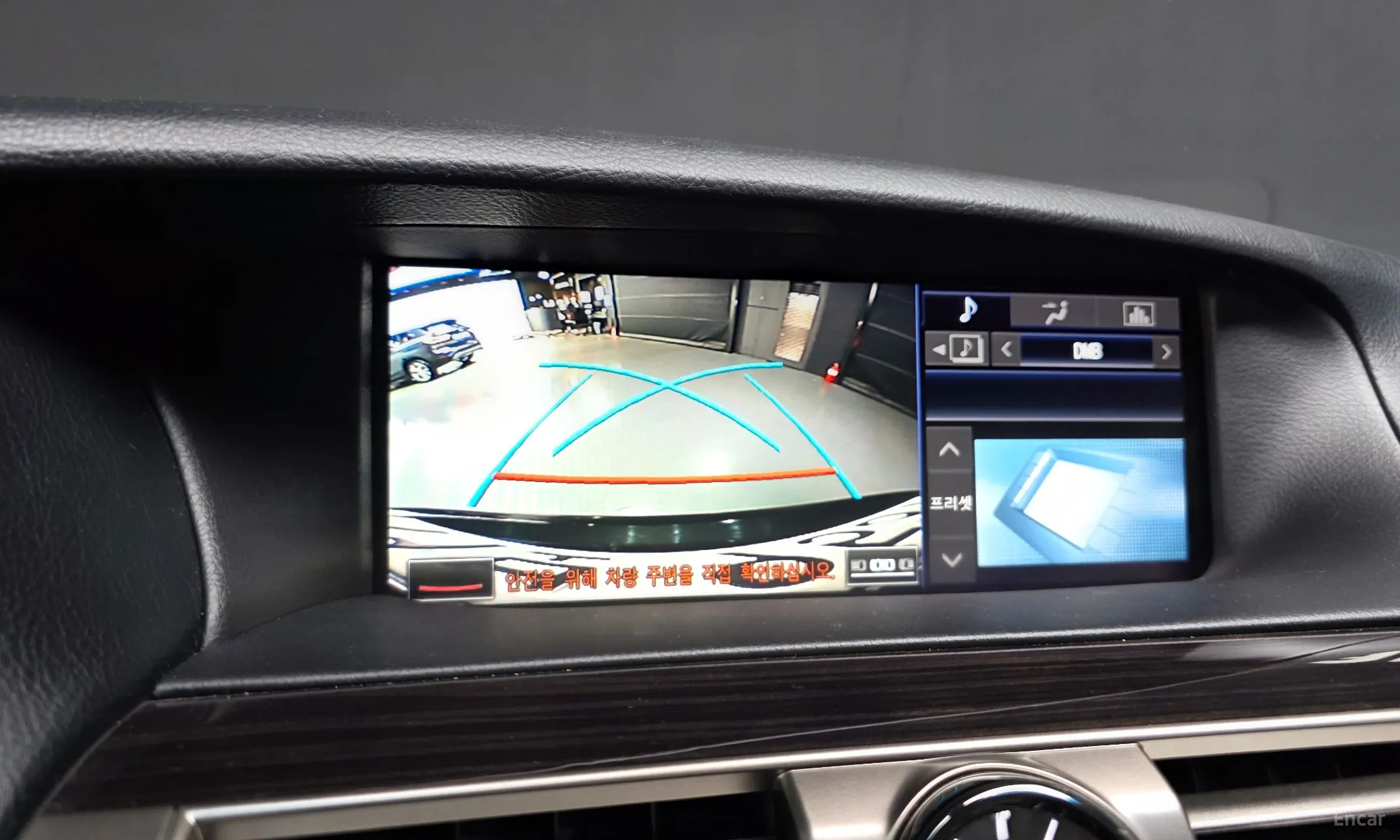 Lexus LS460 превью 15