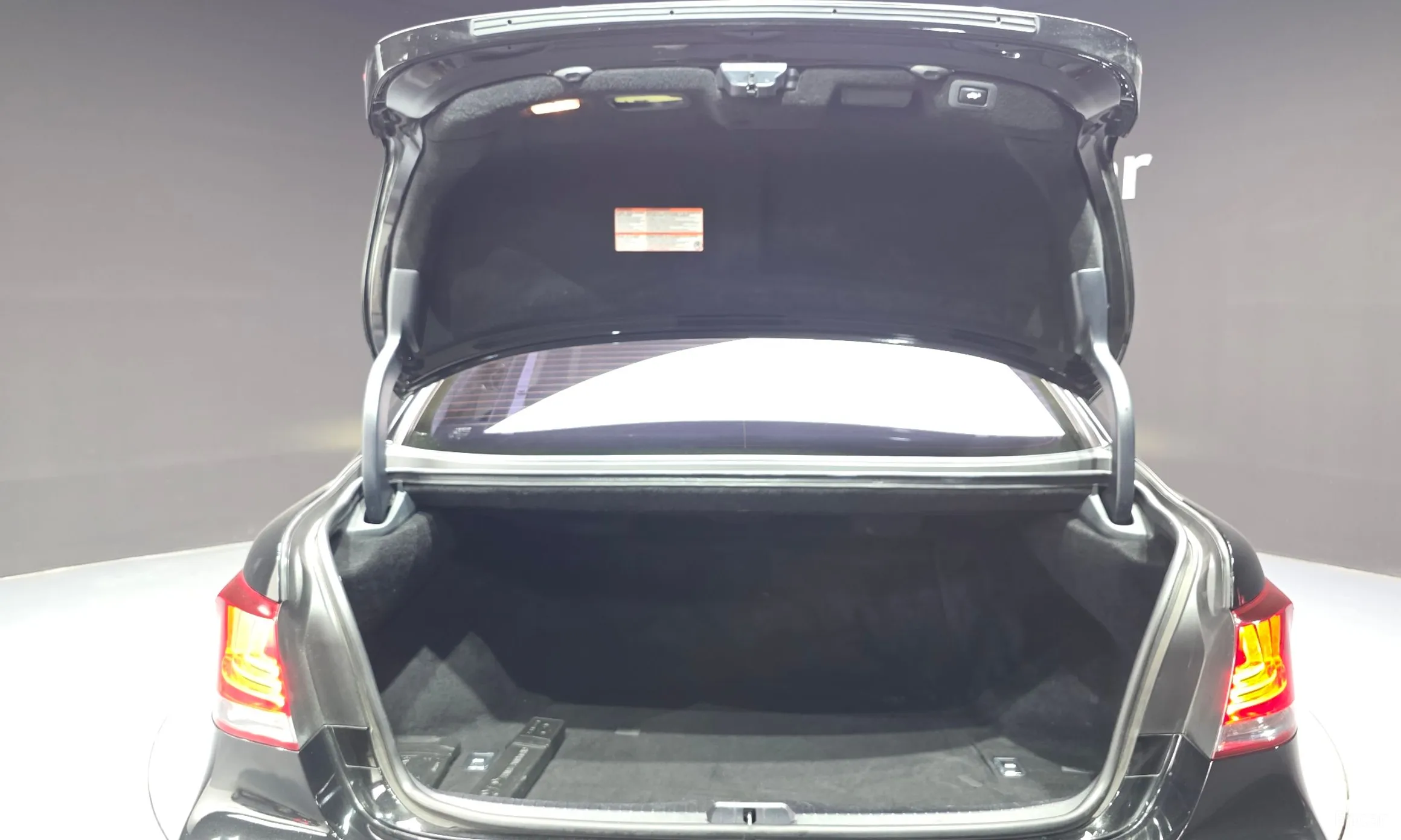 Lexus LS460 превью 20